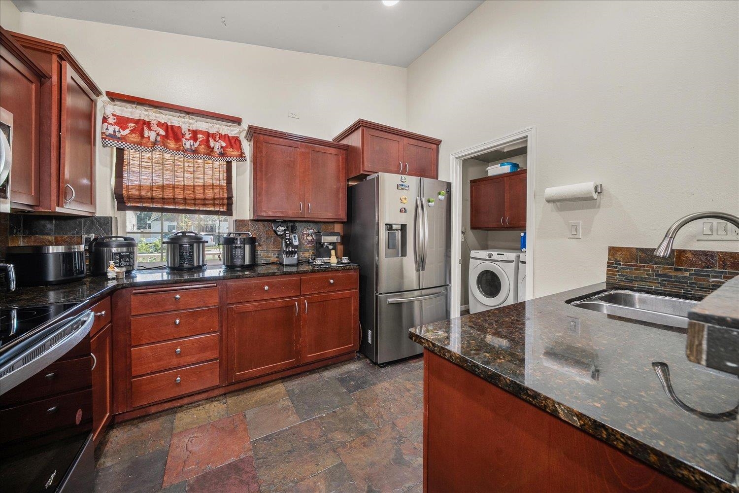 1515 E Beacon Ln - Photo 11