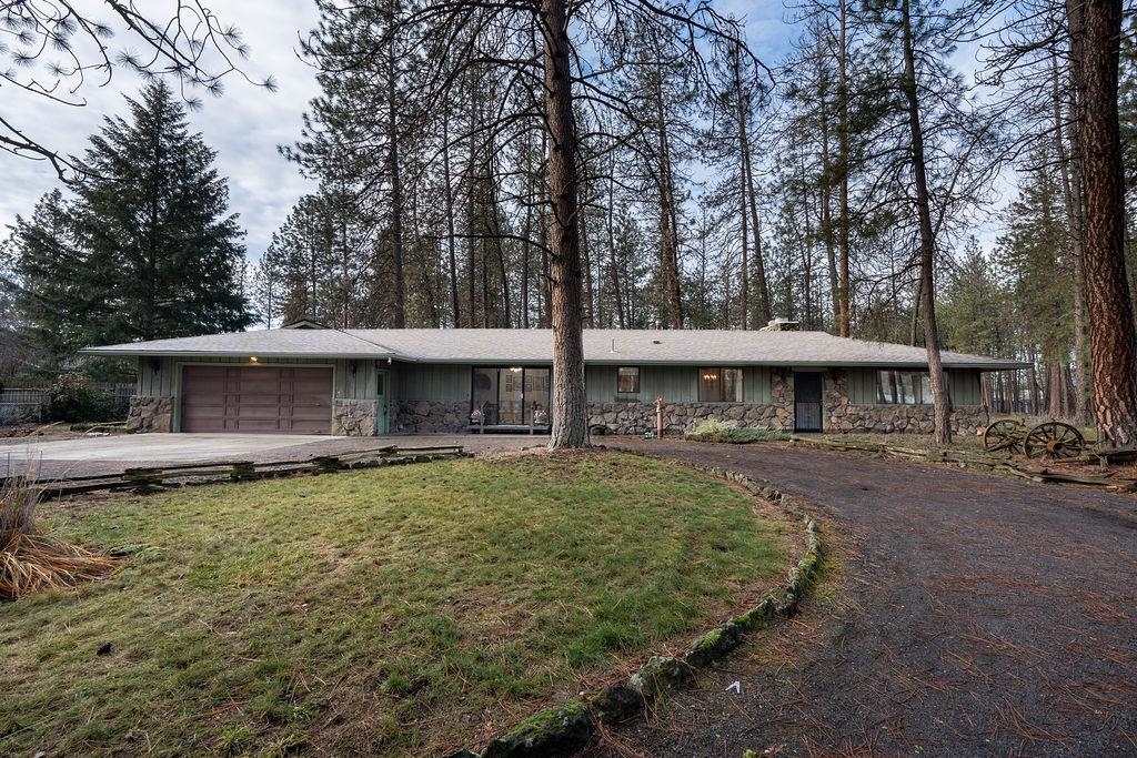10203 N Nine Mile Rd - Photo 1