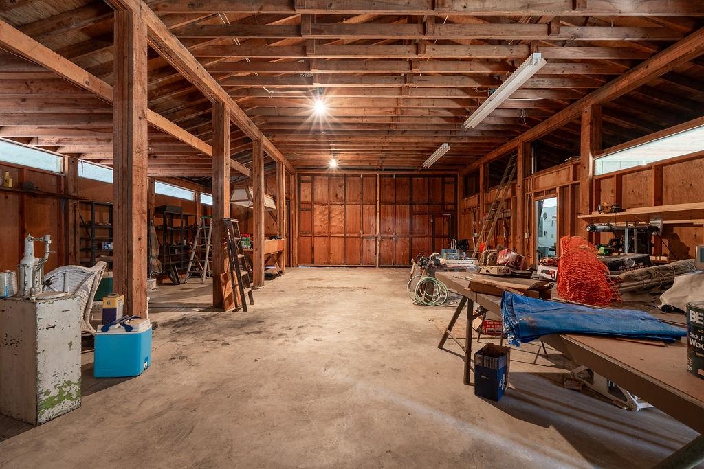 10203 N Nine Mile Rd - Photo 9