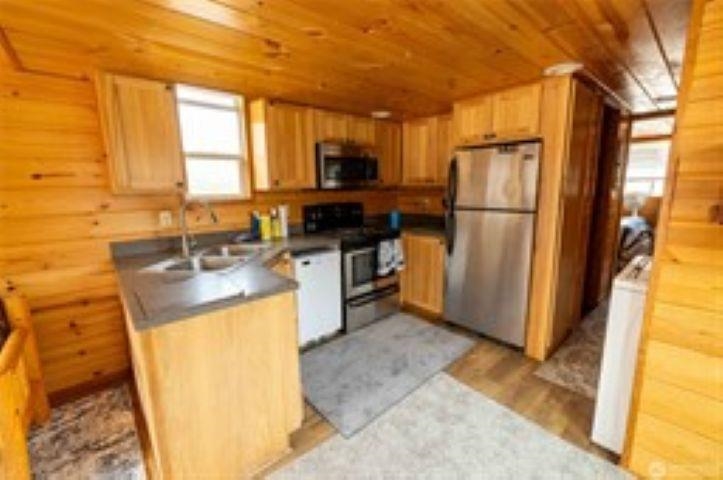 385 Hwy 153 - Photo 18