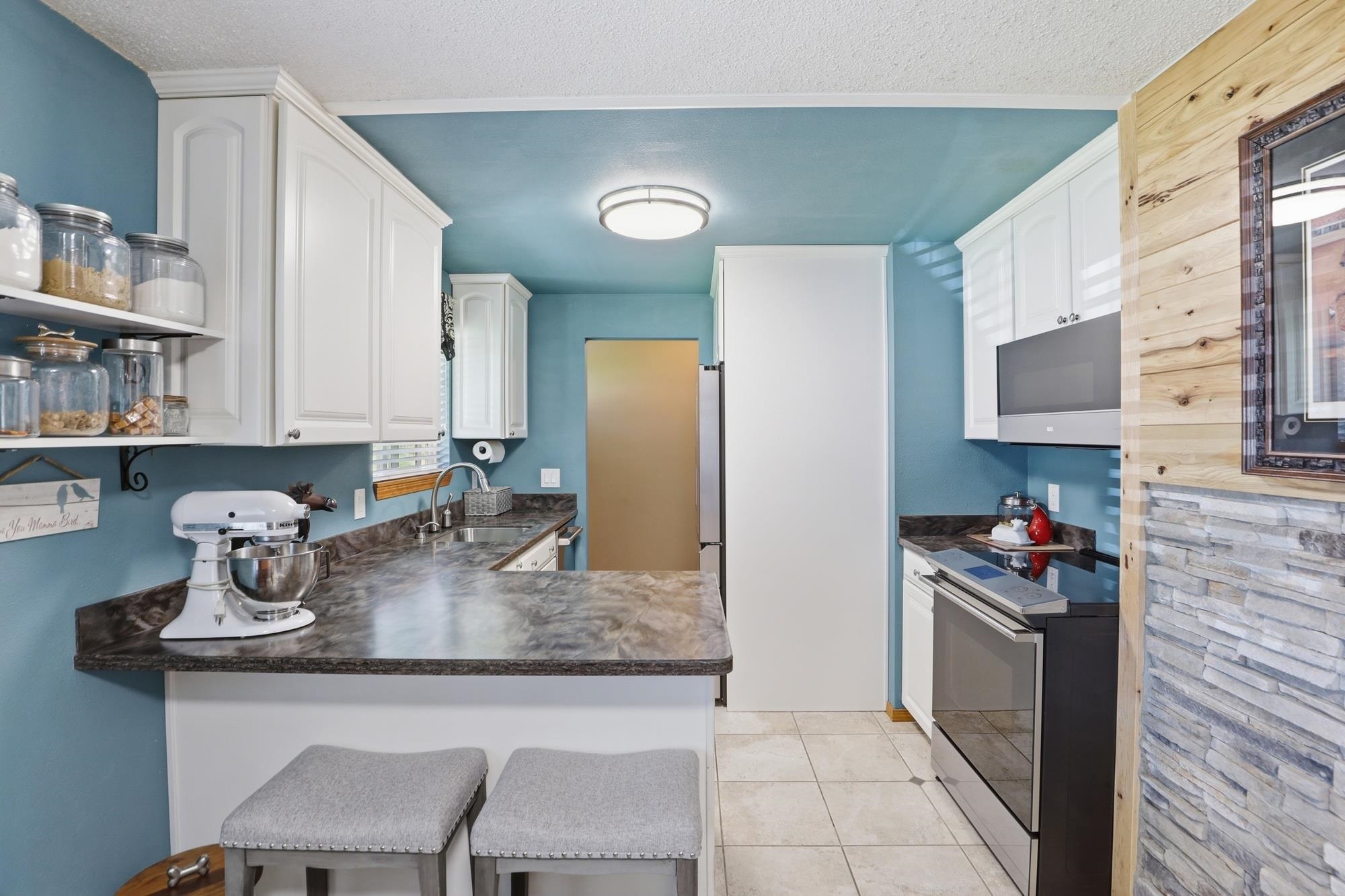 15619 E 14th Ave - Photo 6
