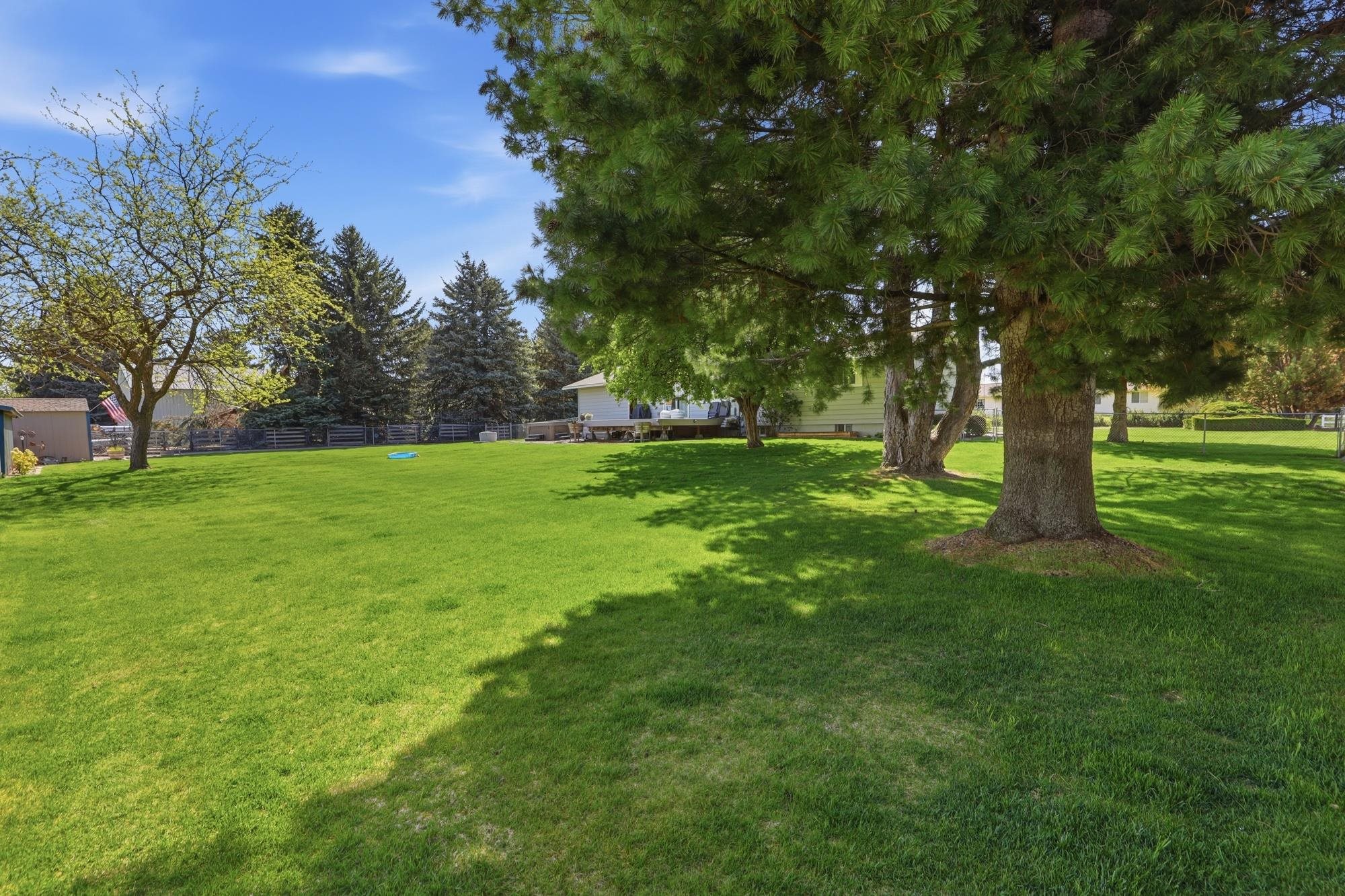 15619 E 14th Ave - Photo 34