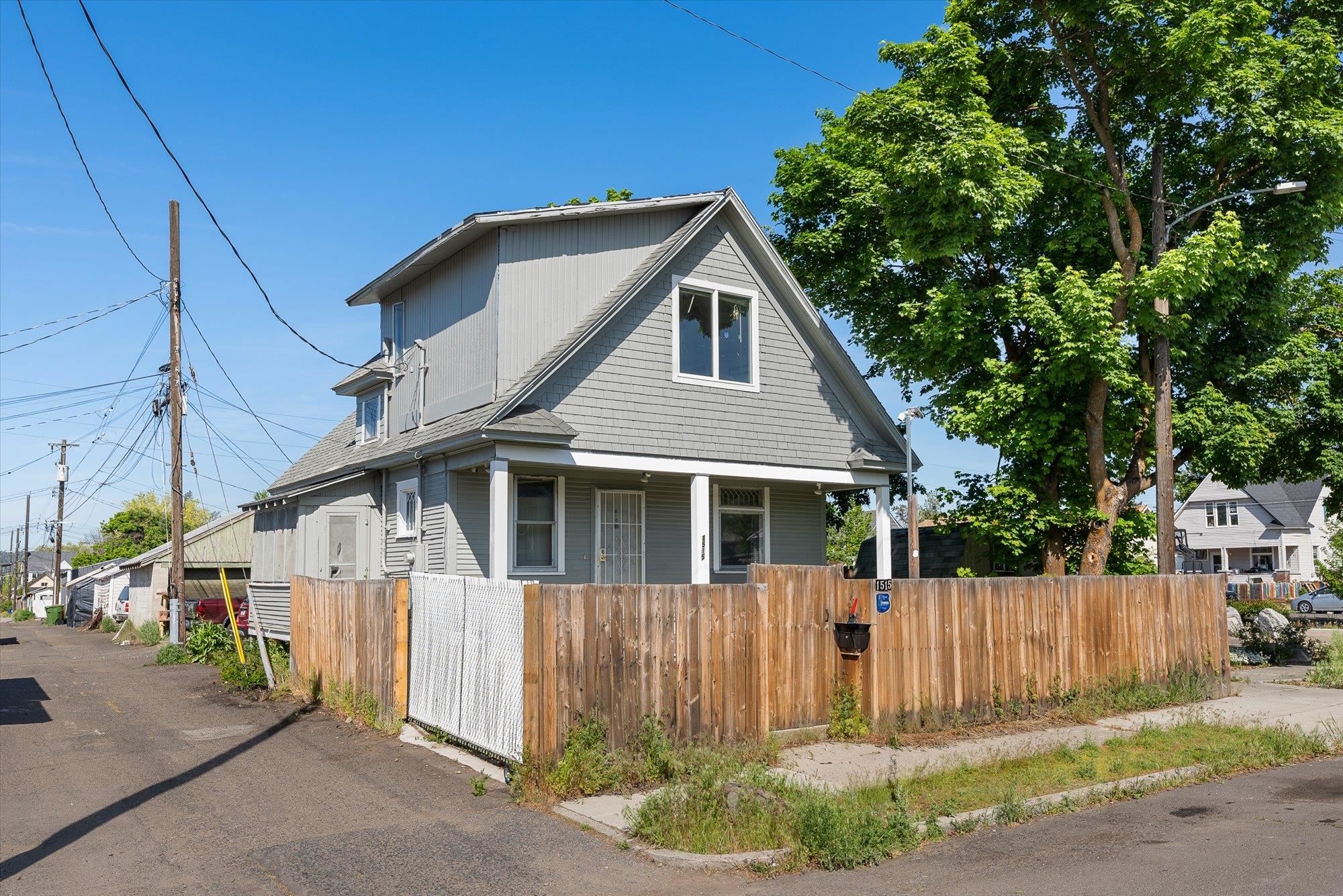 1515 N Cedar St - Photo 2