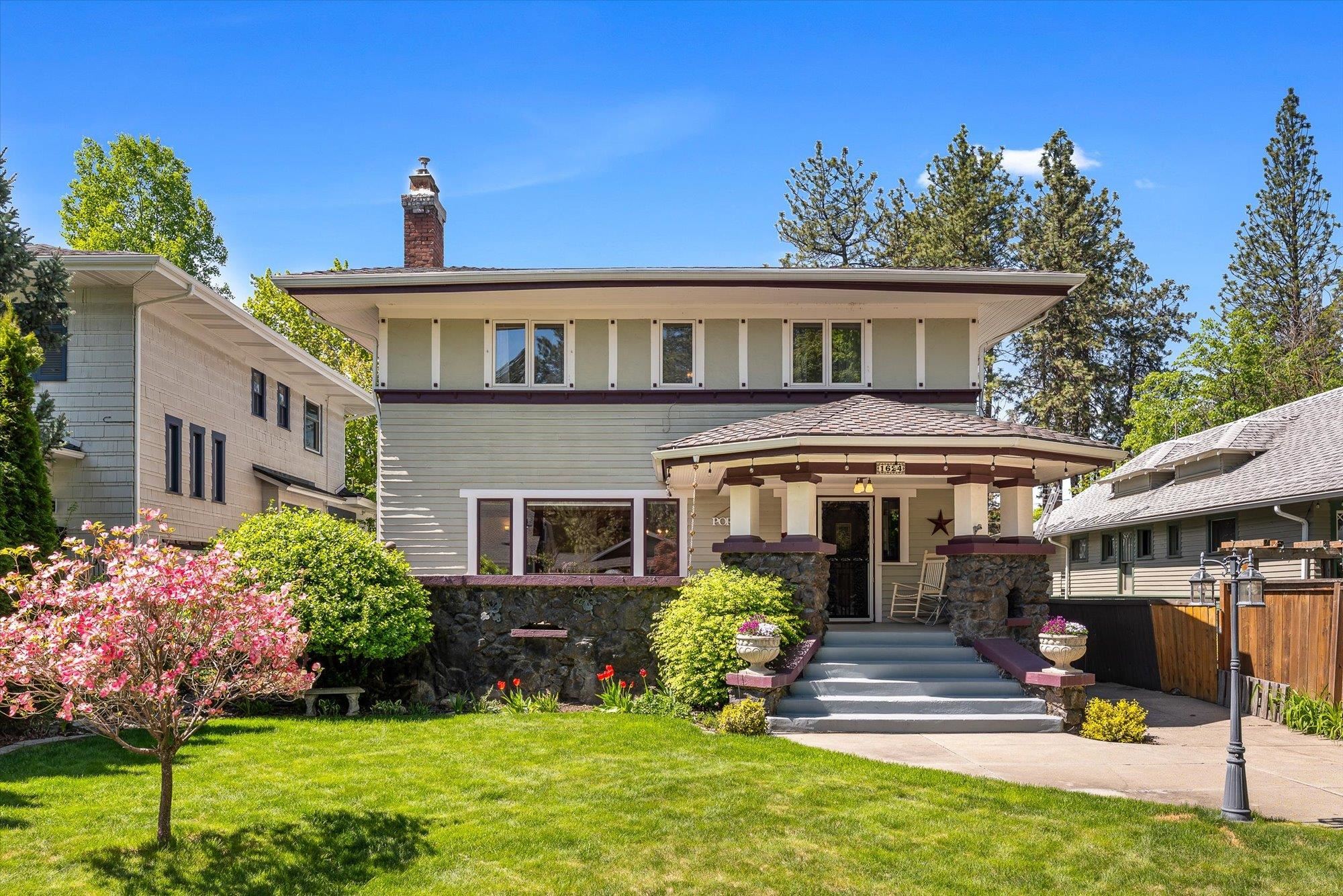 1624 S Tacoma St - Photo 1