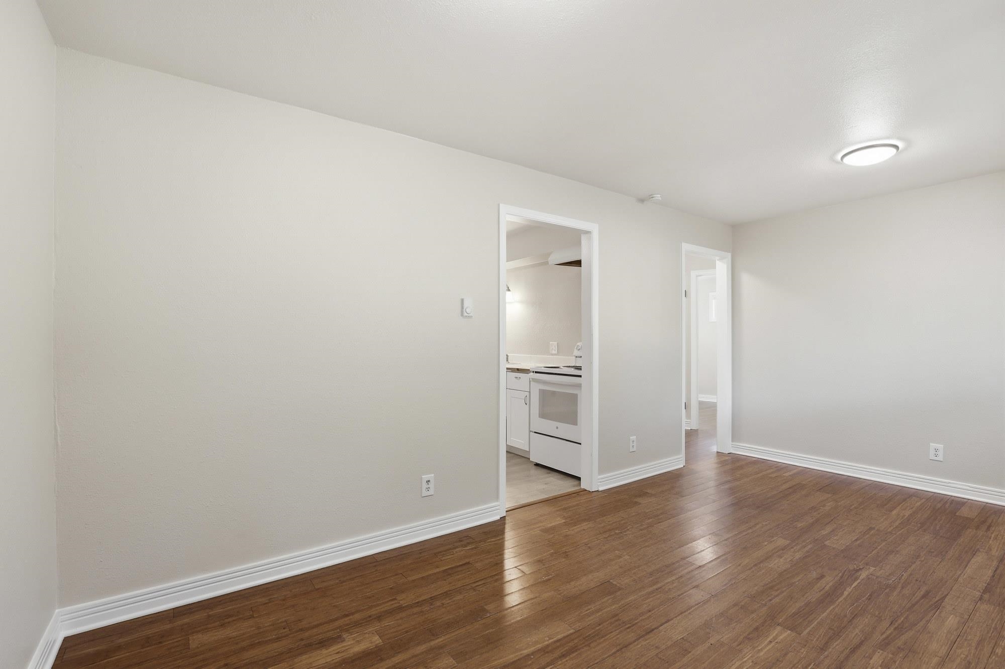3216 & 3218 N N MAPLE St - Photo 3