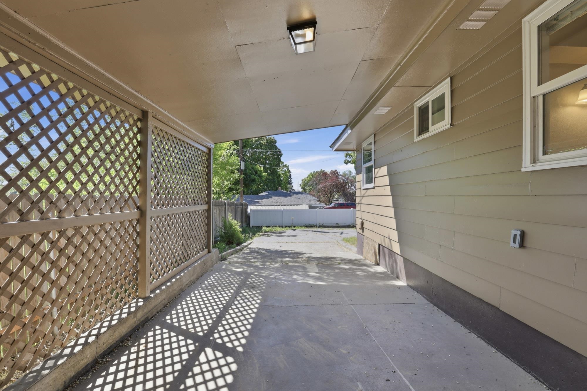 3216 & 3218 N N MAPLE St - Photo 16