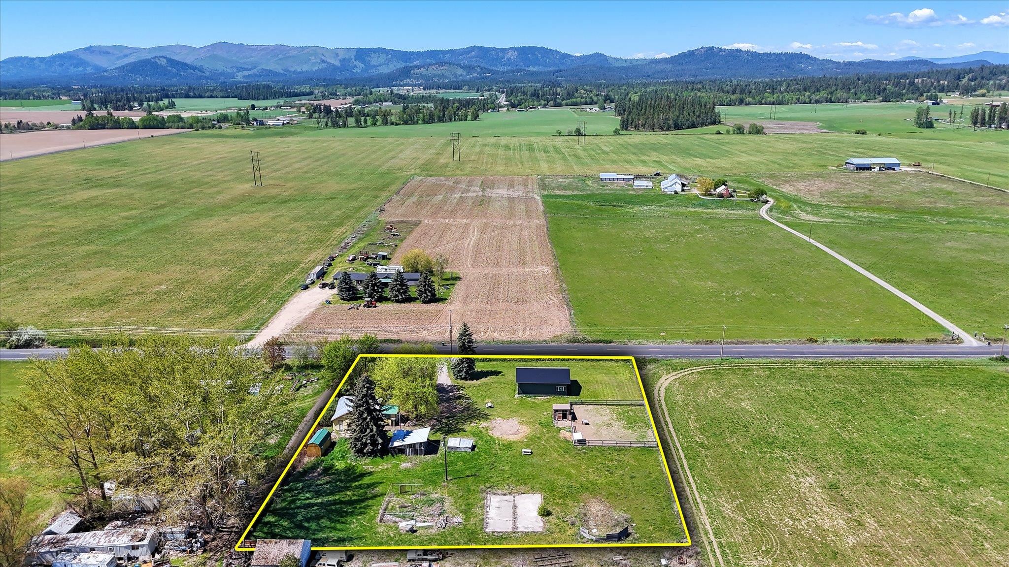 37122 N SPOTTED Rd - Photo 1