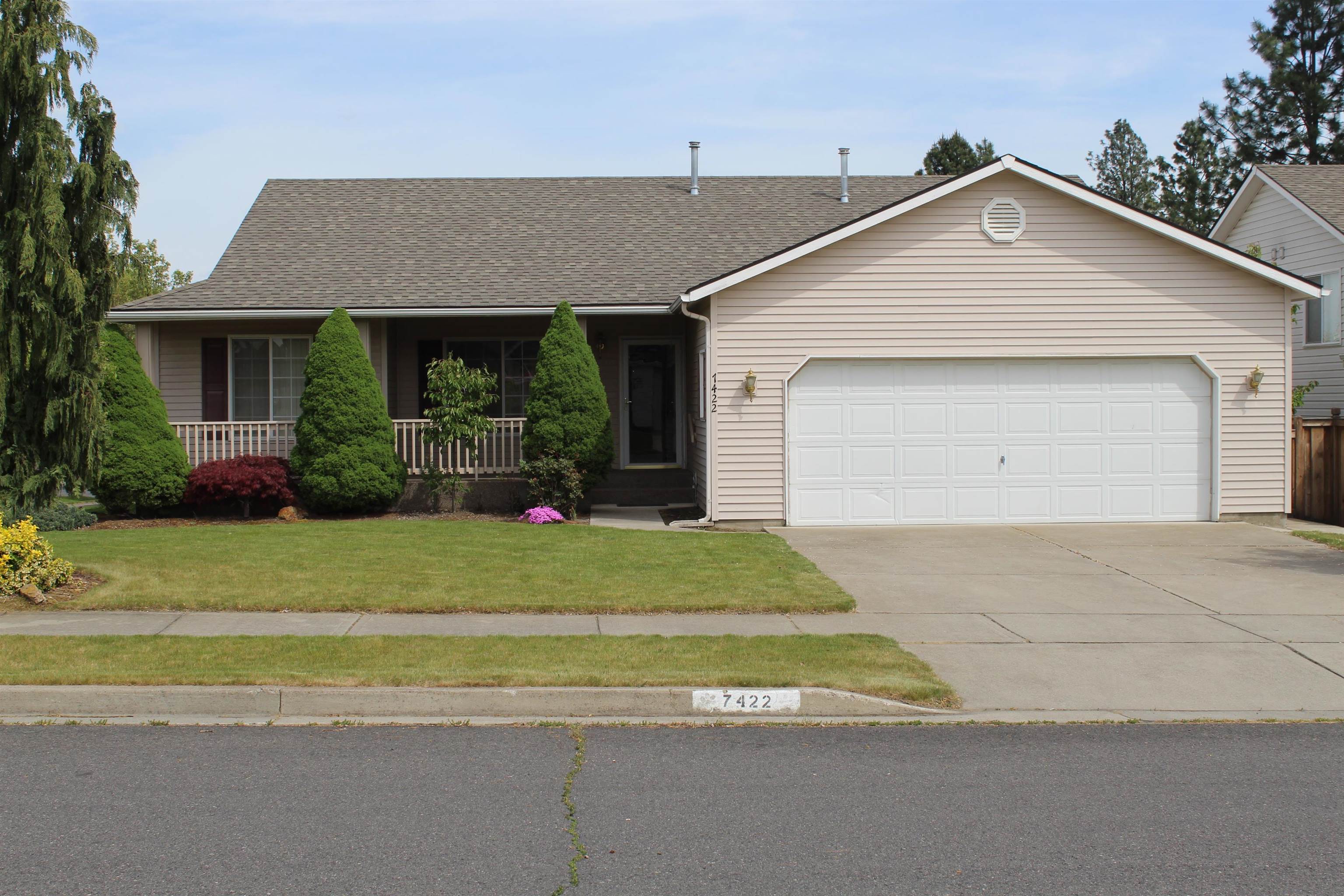 7422 N Magnolia St - Photo 1