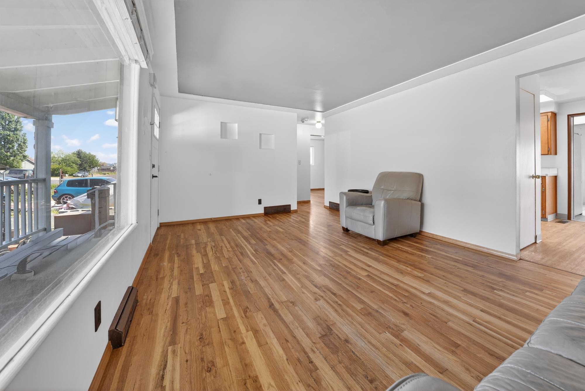 4918 E Fairview Ave - Photo 2