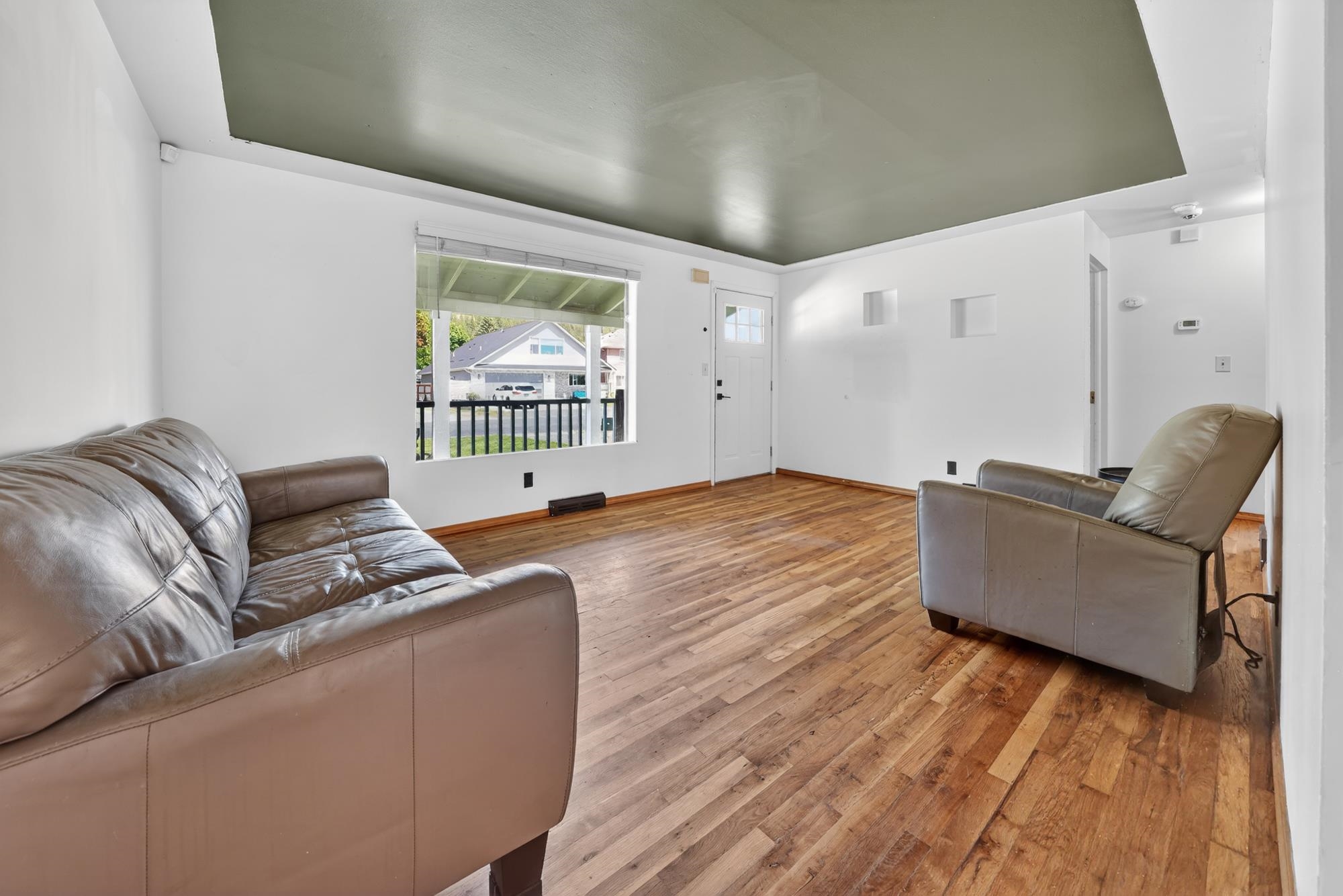 4918 E Fairview Ave - Photo 3