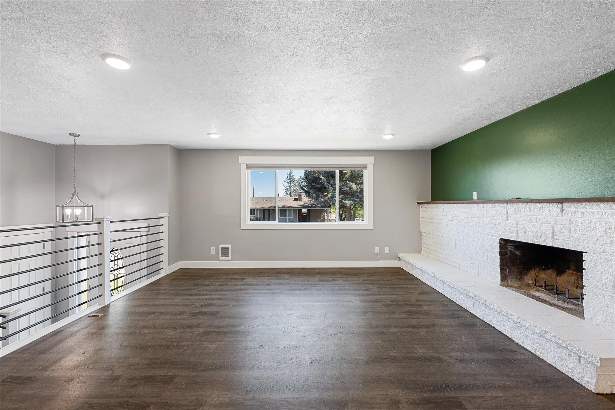 1820 5th St Ave - Photo 5