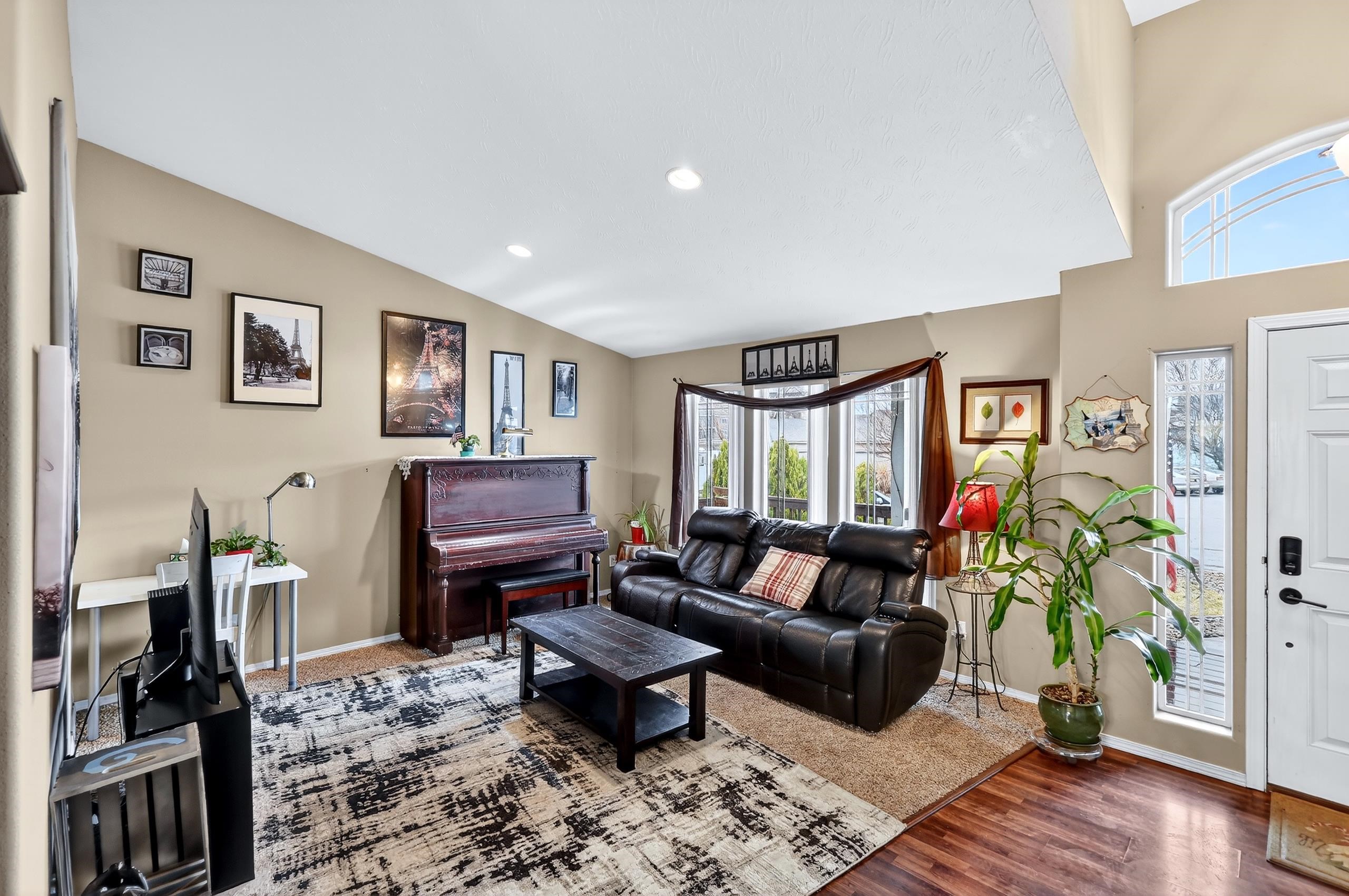 17904 E 11th Ave - Photo 3