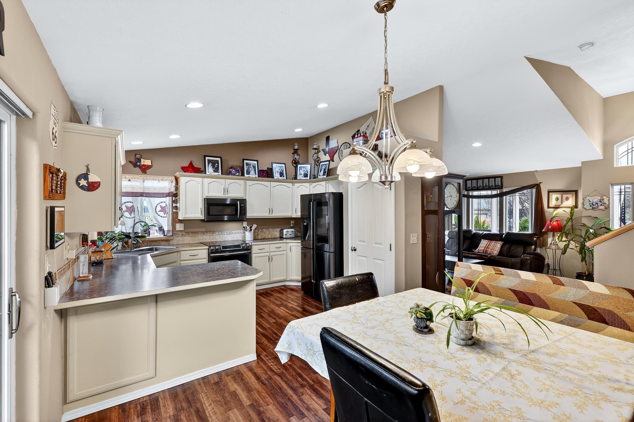 17904 E 11th Ave - Photo 13