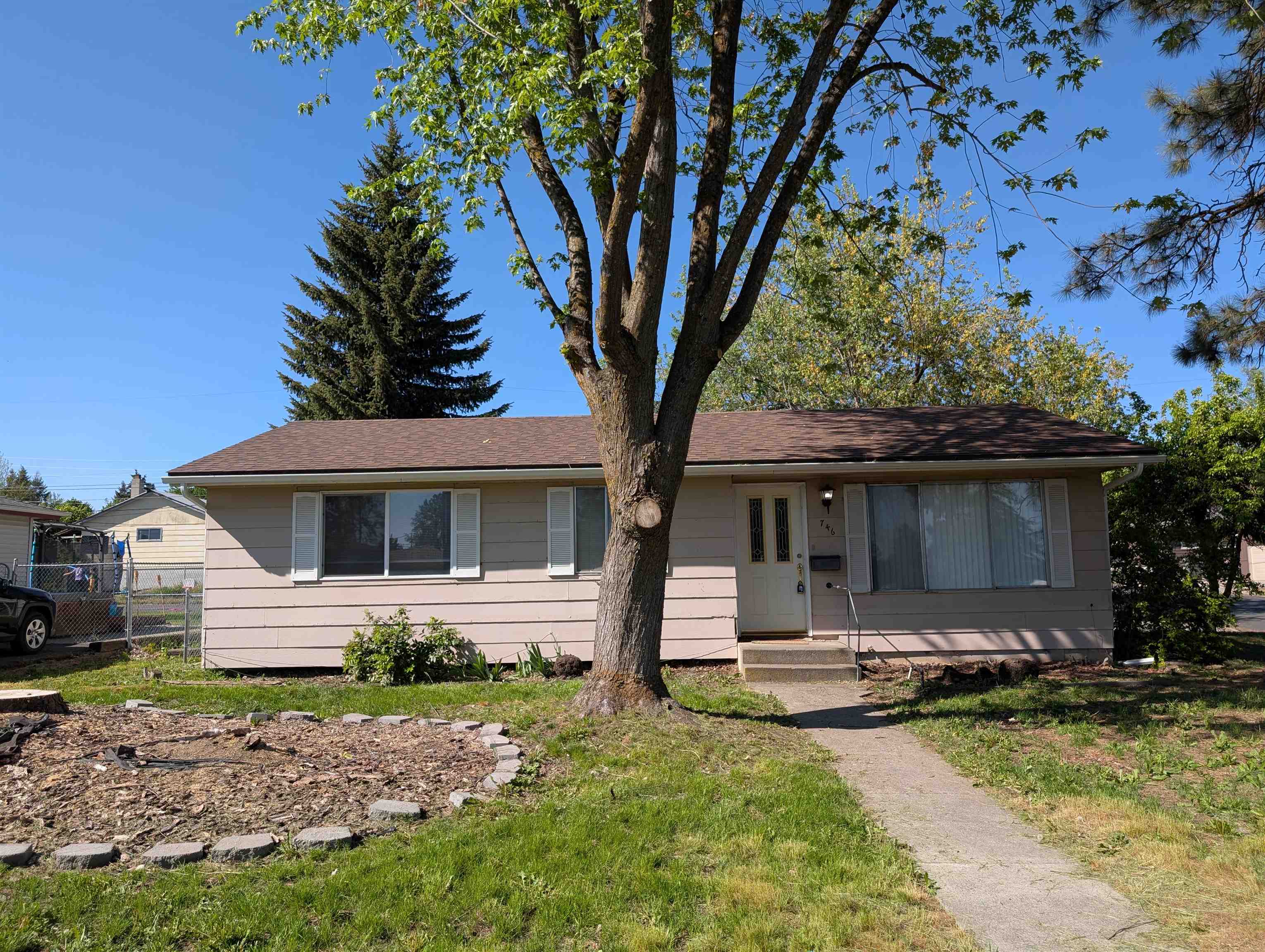 746 Villard St - Photo 1