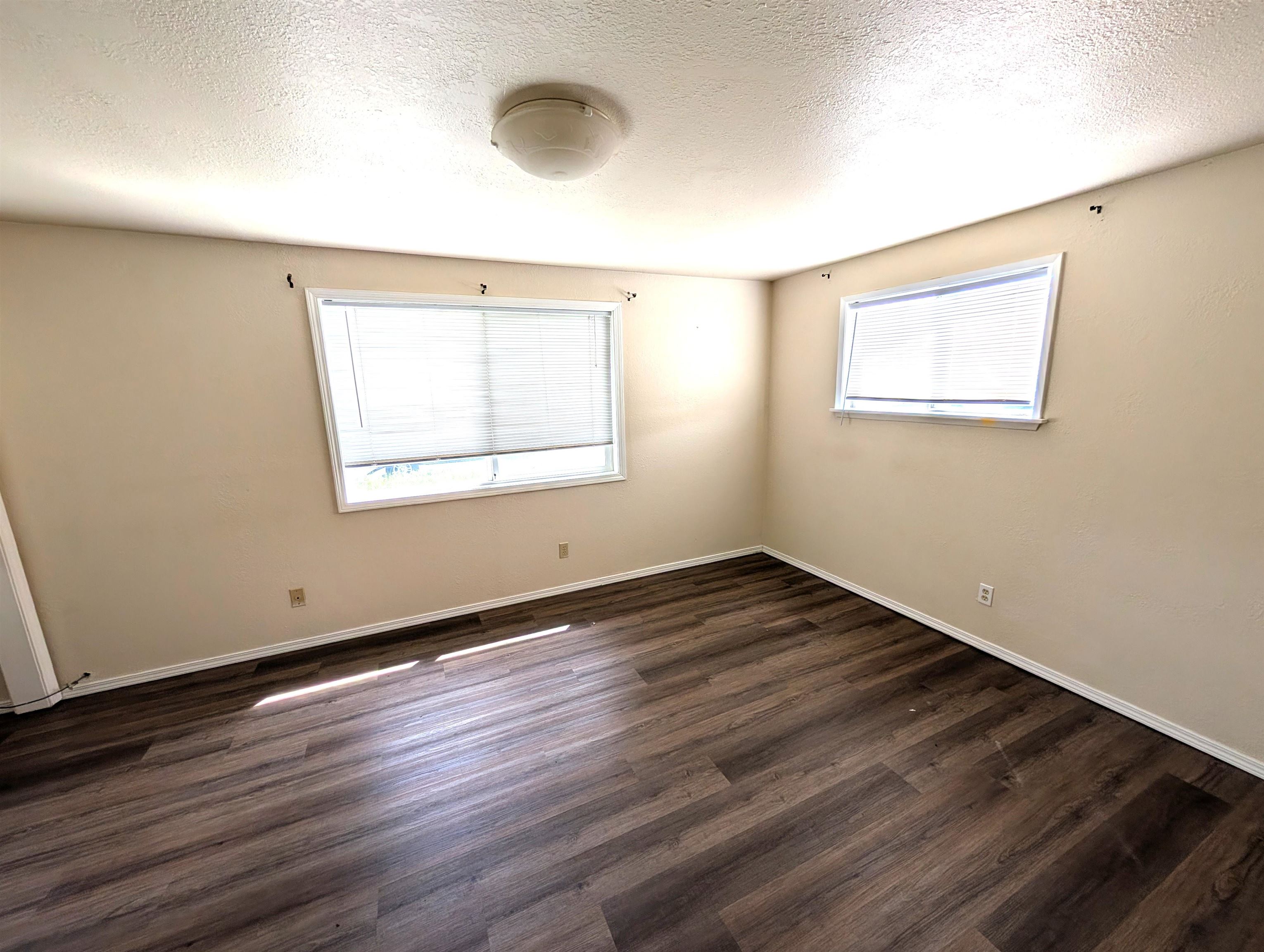 746 Villard St - Photo 8
