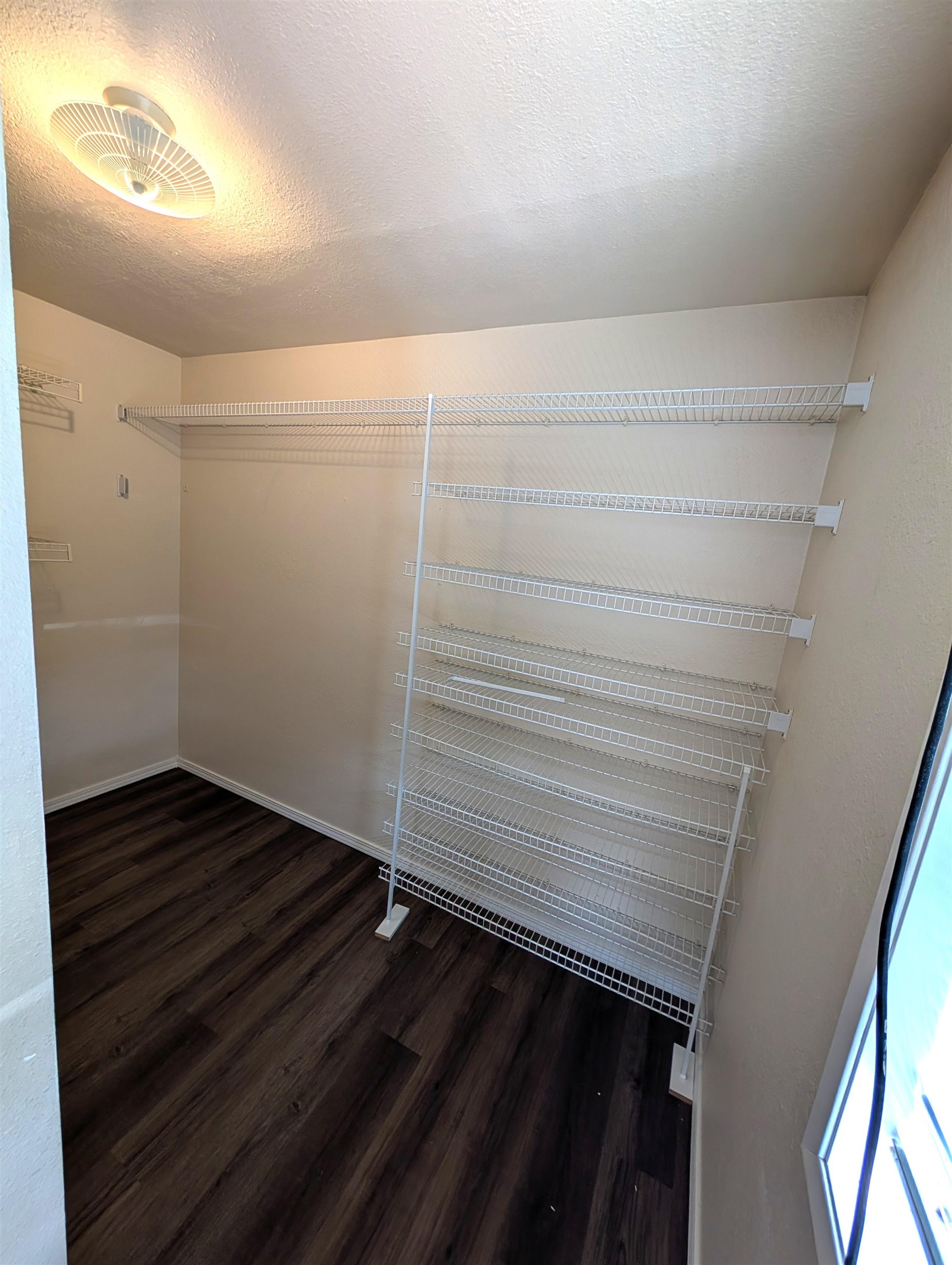 746 Villard St - Photo 17