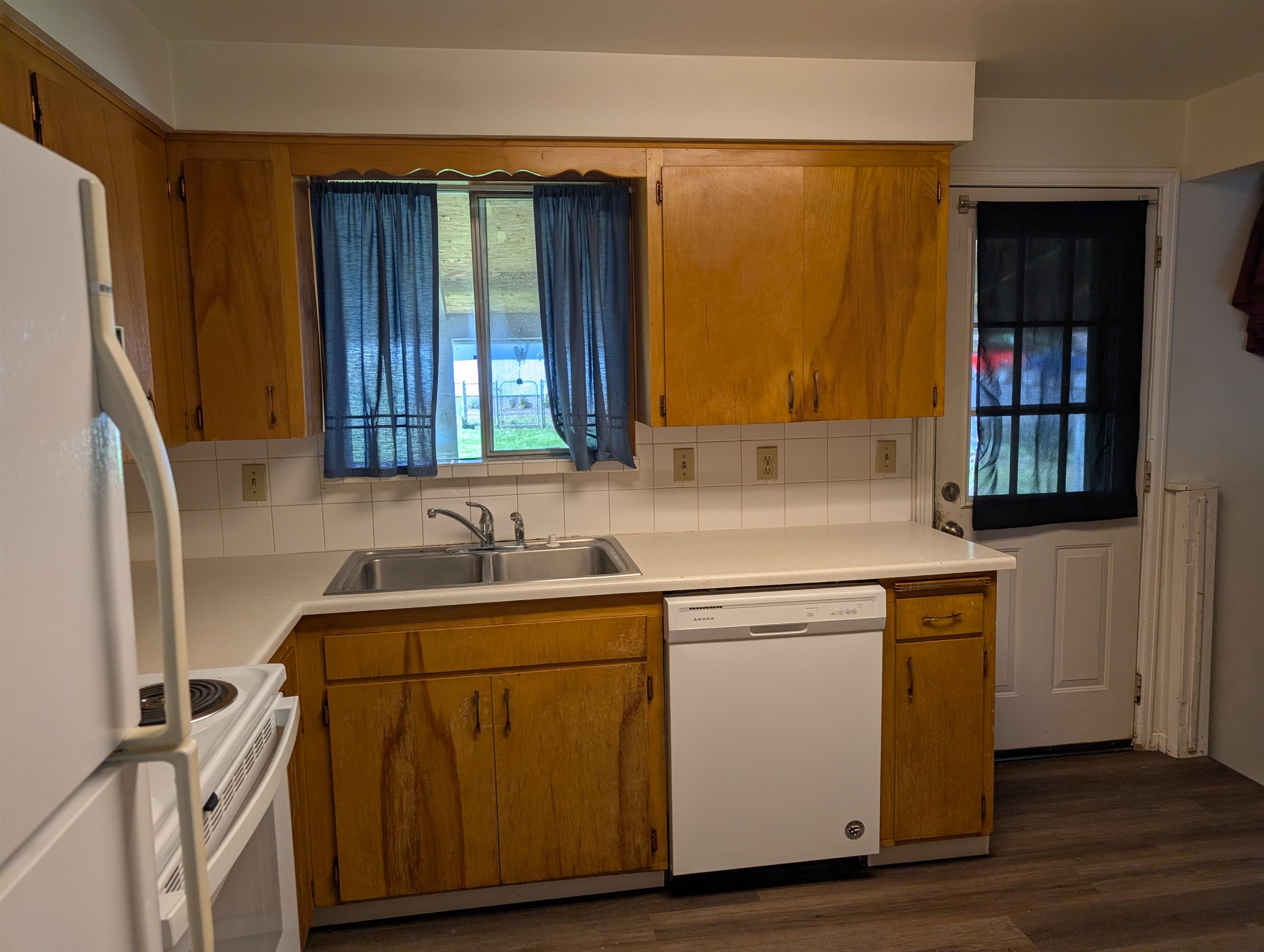746 Villard St - Photo 12