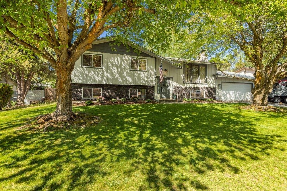 2111 E 63rd Ave - Photo 1