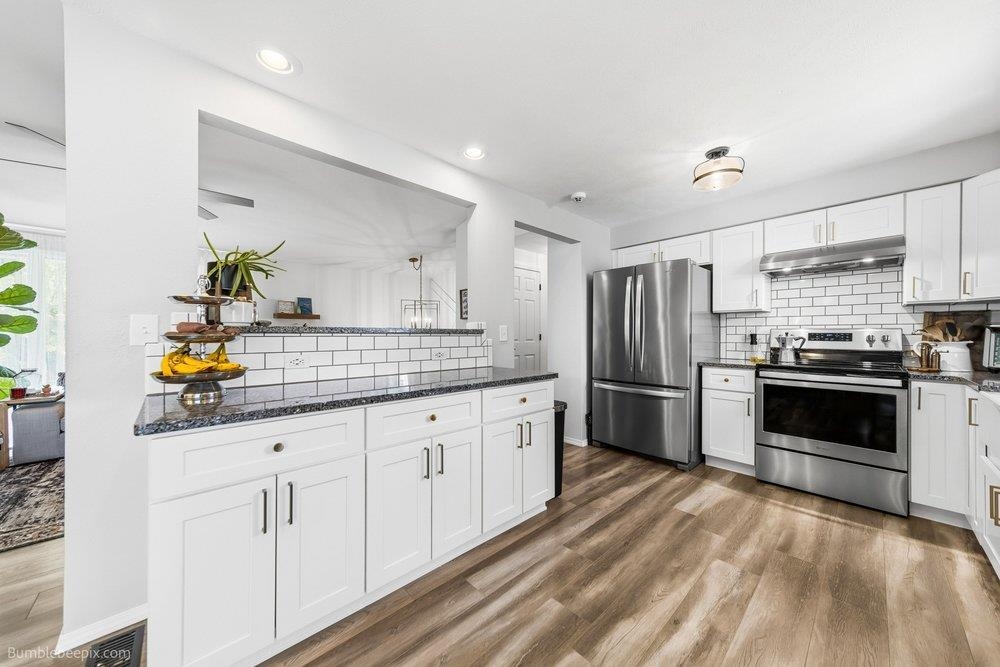 2111 E 63rd Ave - Photo 7