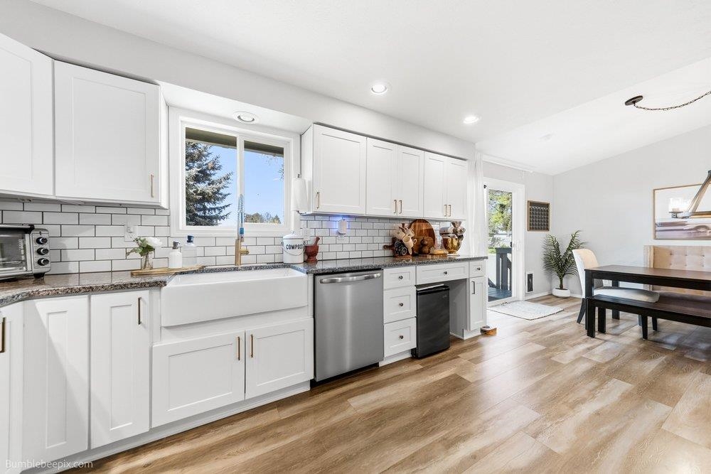 2111 E 63rd Ave - Photo 9