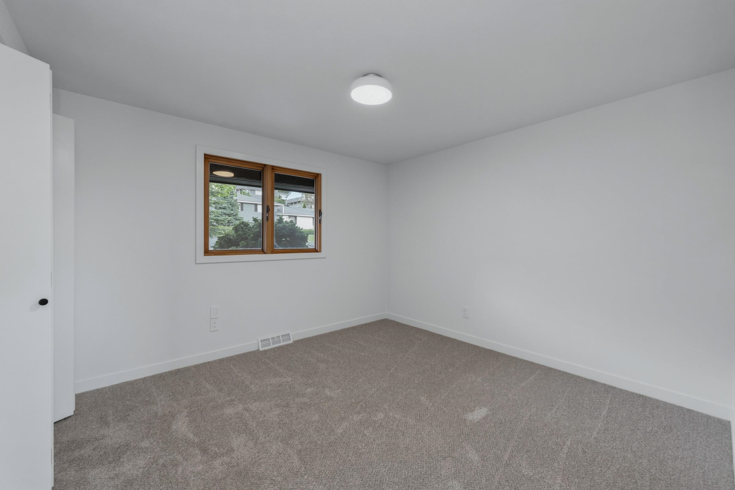 8422 N NORTHVIEW Rd - Photo 29