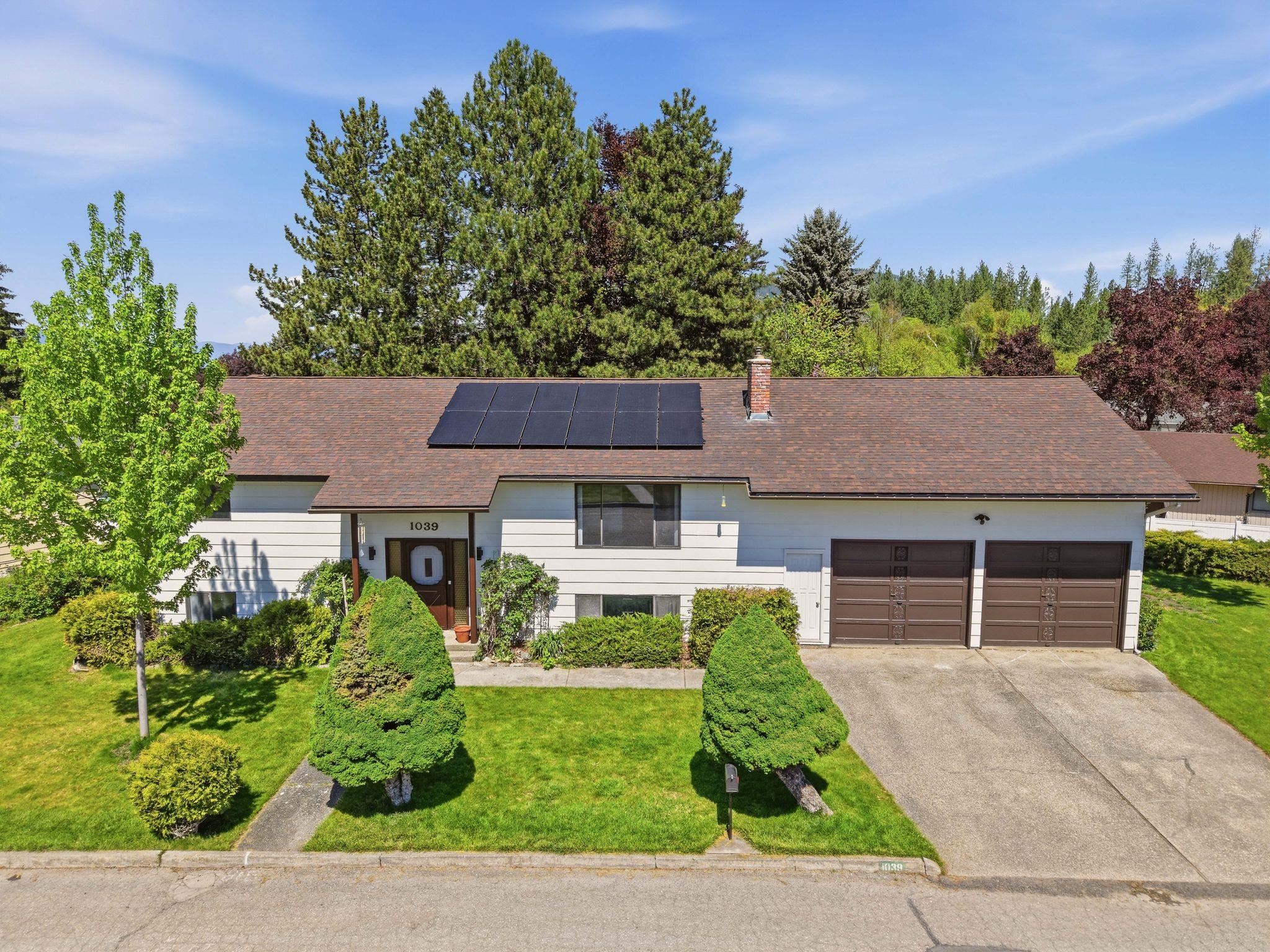 1039 SE Olympic Way - Photo 1