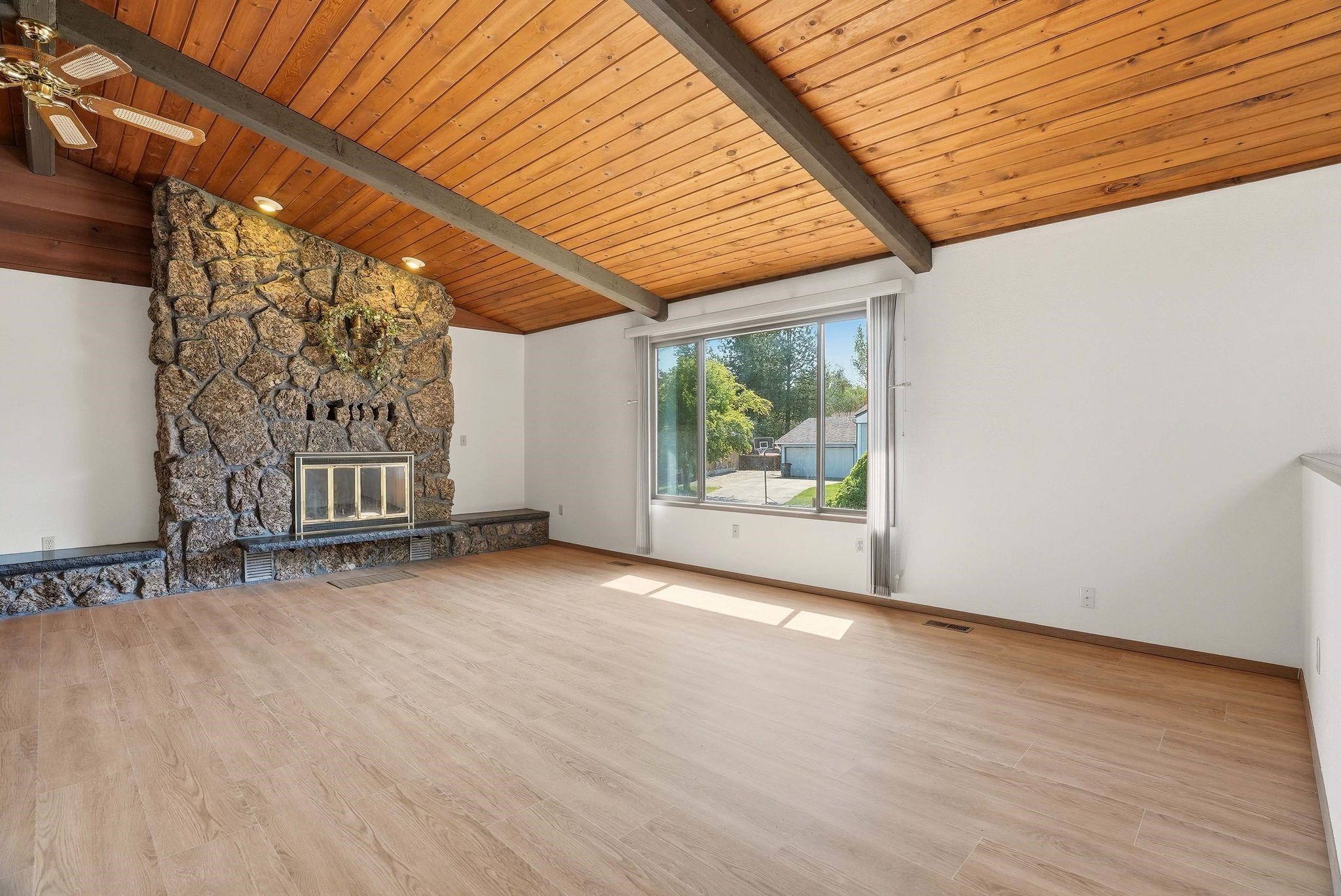 1039 SE Olympic Way - Photo 5