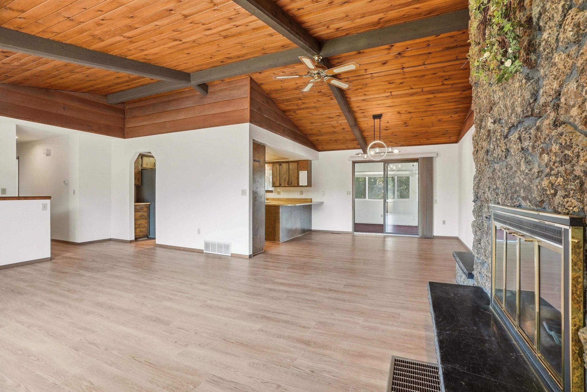 1039 SE Olympic Way - Photo 7