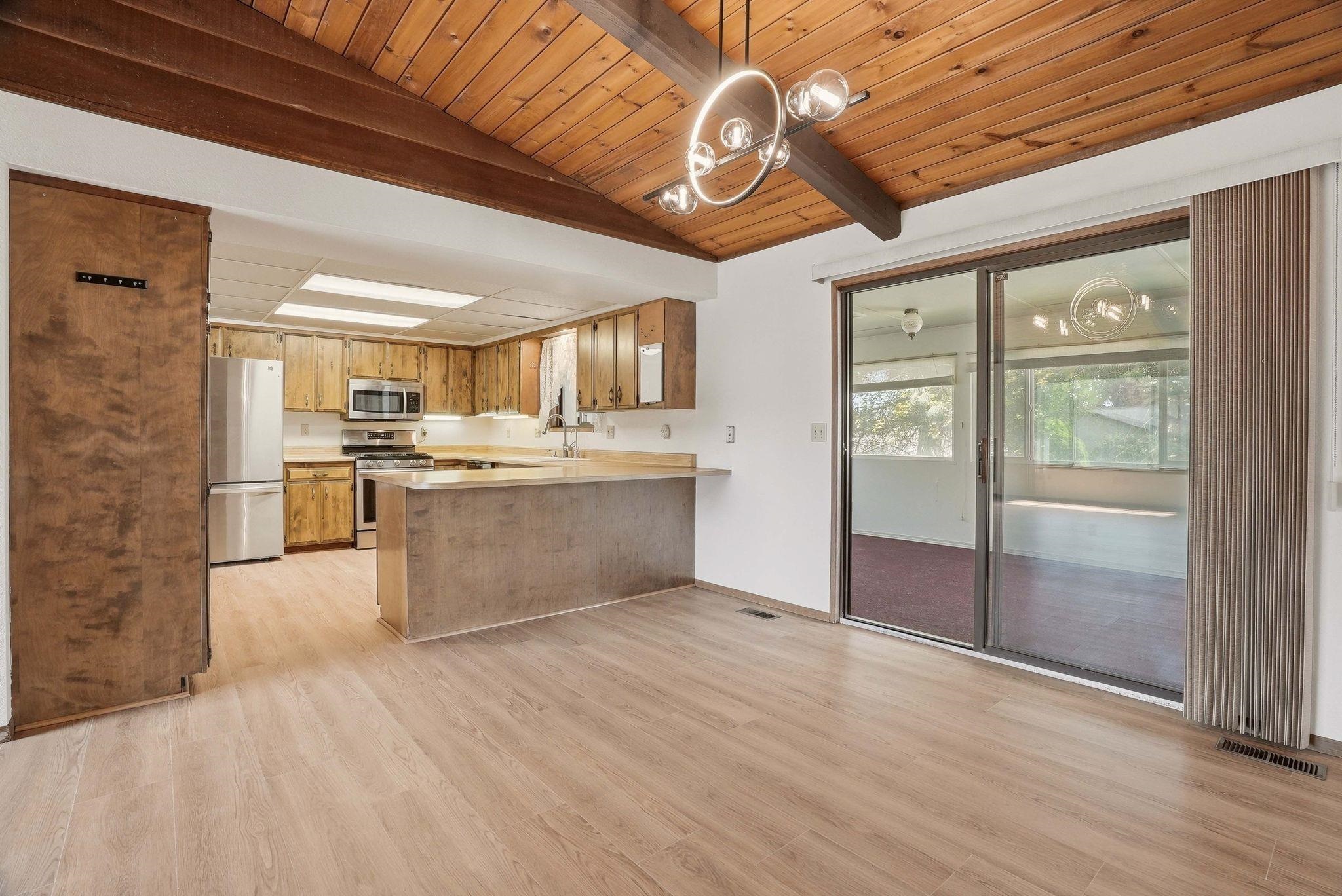 1039 SE Olympic Way - Photo 10