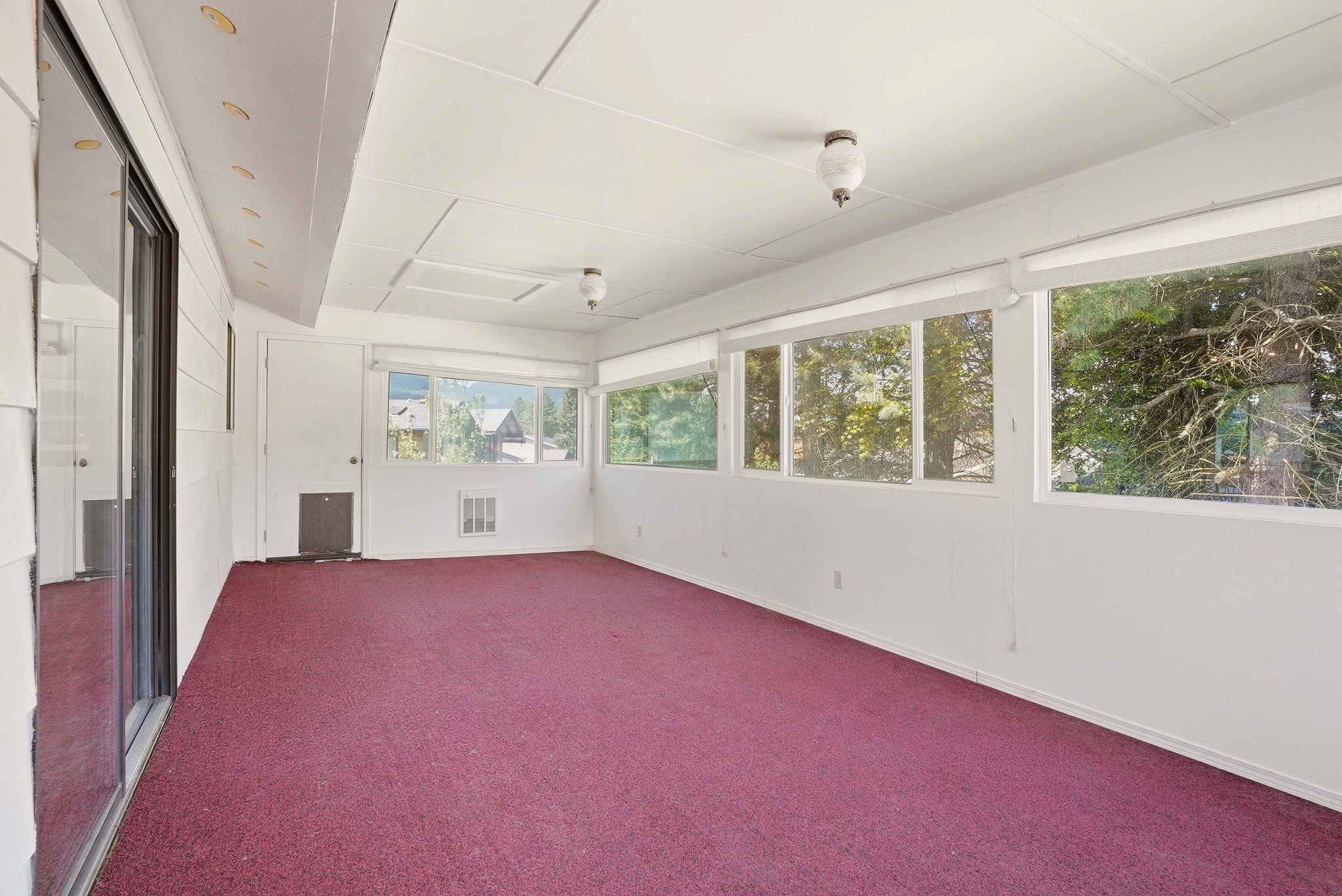 1039 SE Olympic Way - Photo 11