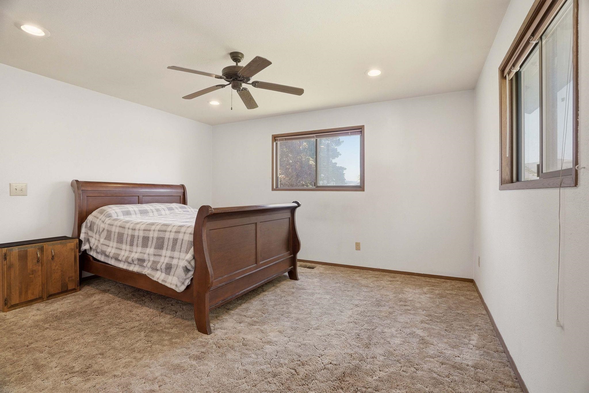1039 SE Olympic Way - Photo 19