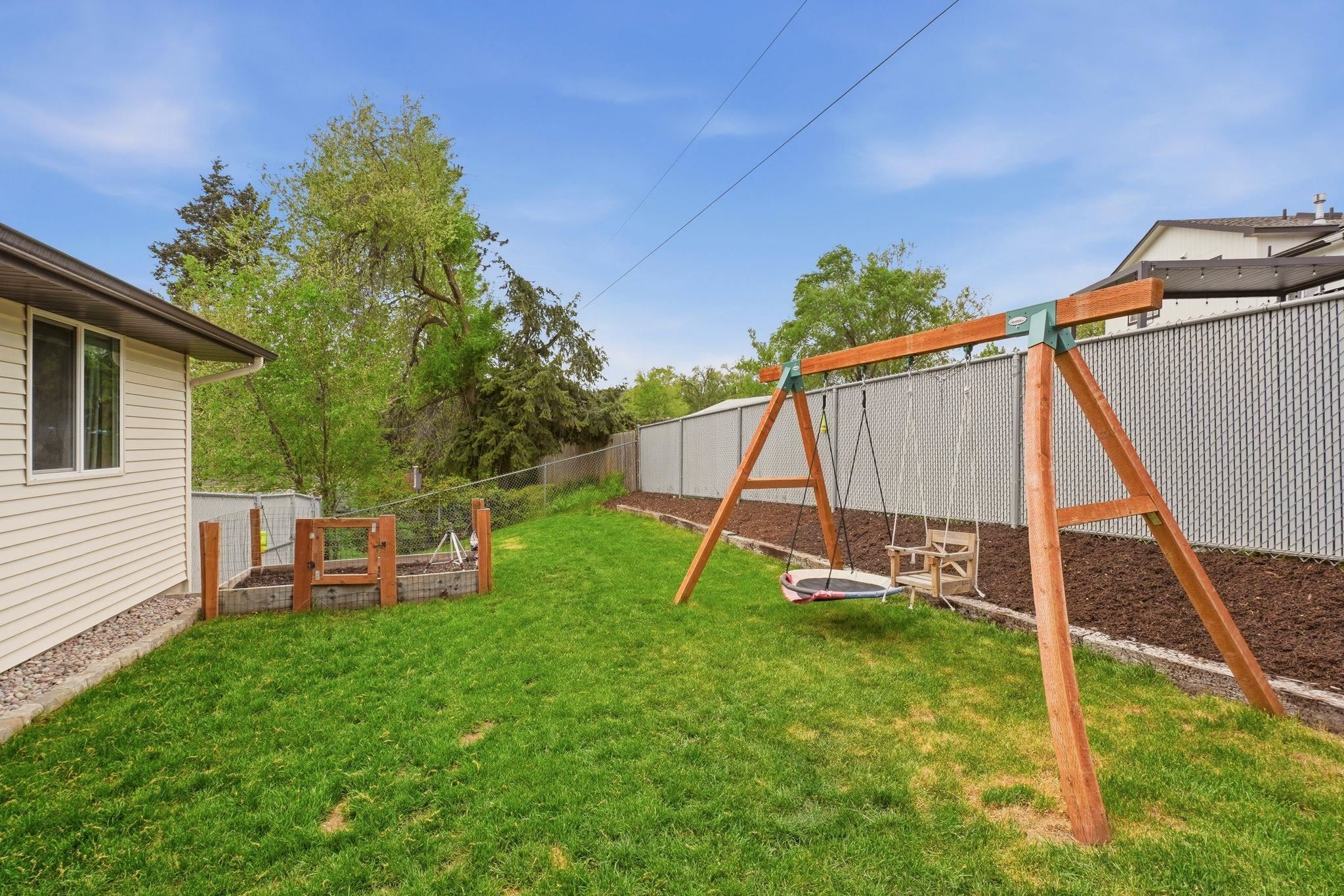 13215 E Heroy Ave - Photo 33