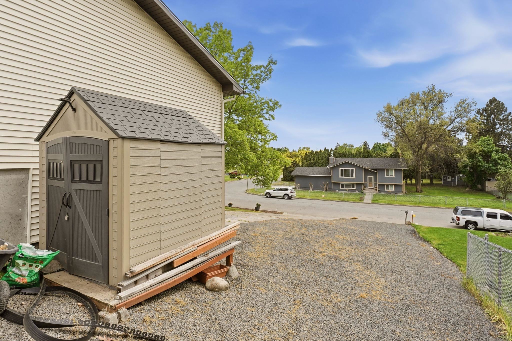 13215 E Heroy Ave - Photo 35