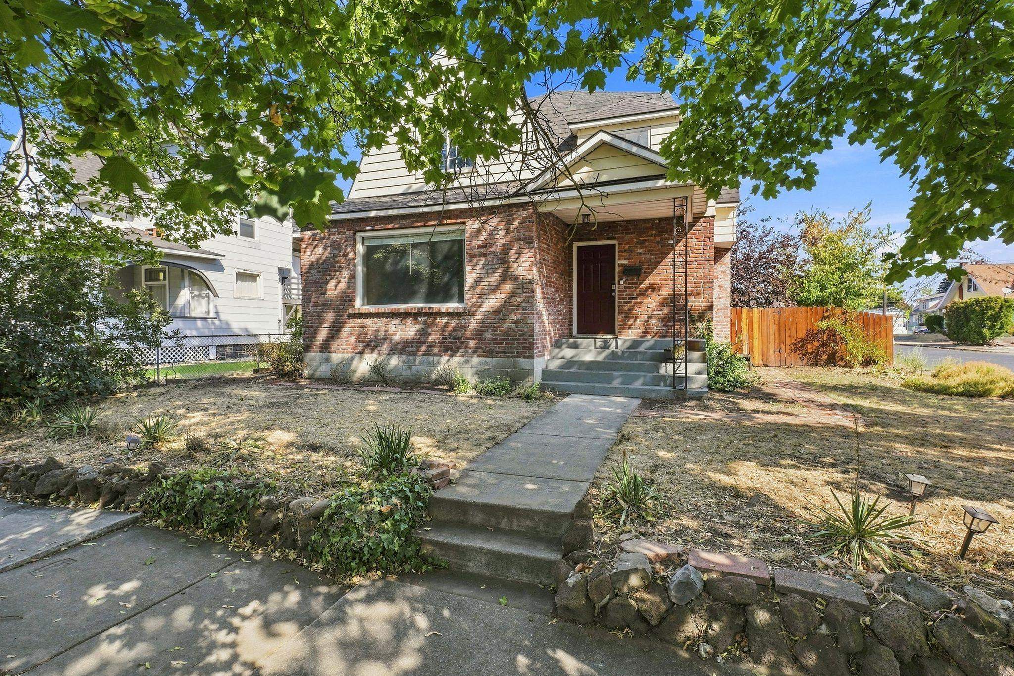 947 E Ermina Ave - Photo 1