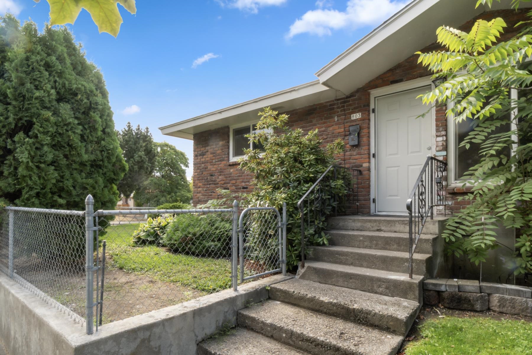 805 W Alice Ave - Photo 2