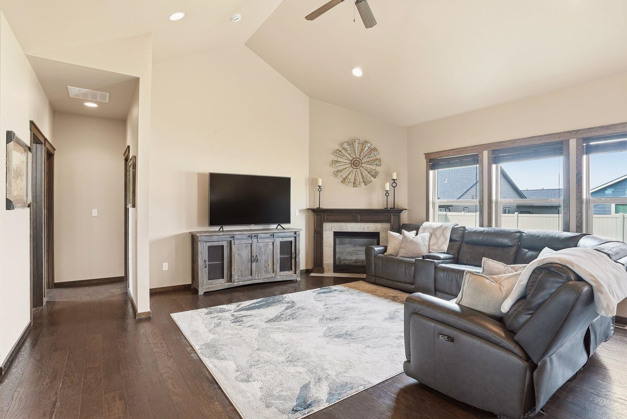 1207 N Augusta Ln - Photo 5