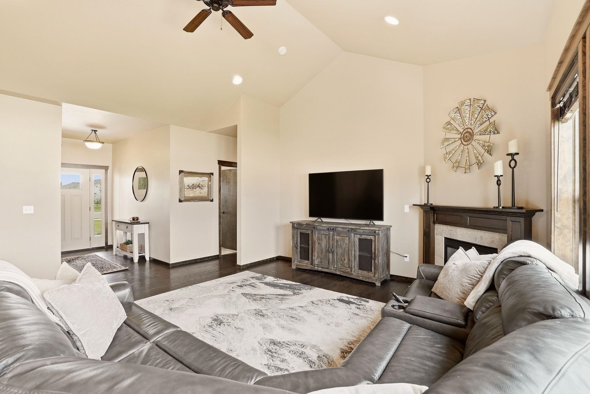 1207 N Augusta Ln - Photo 6