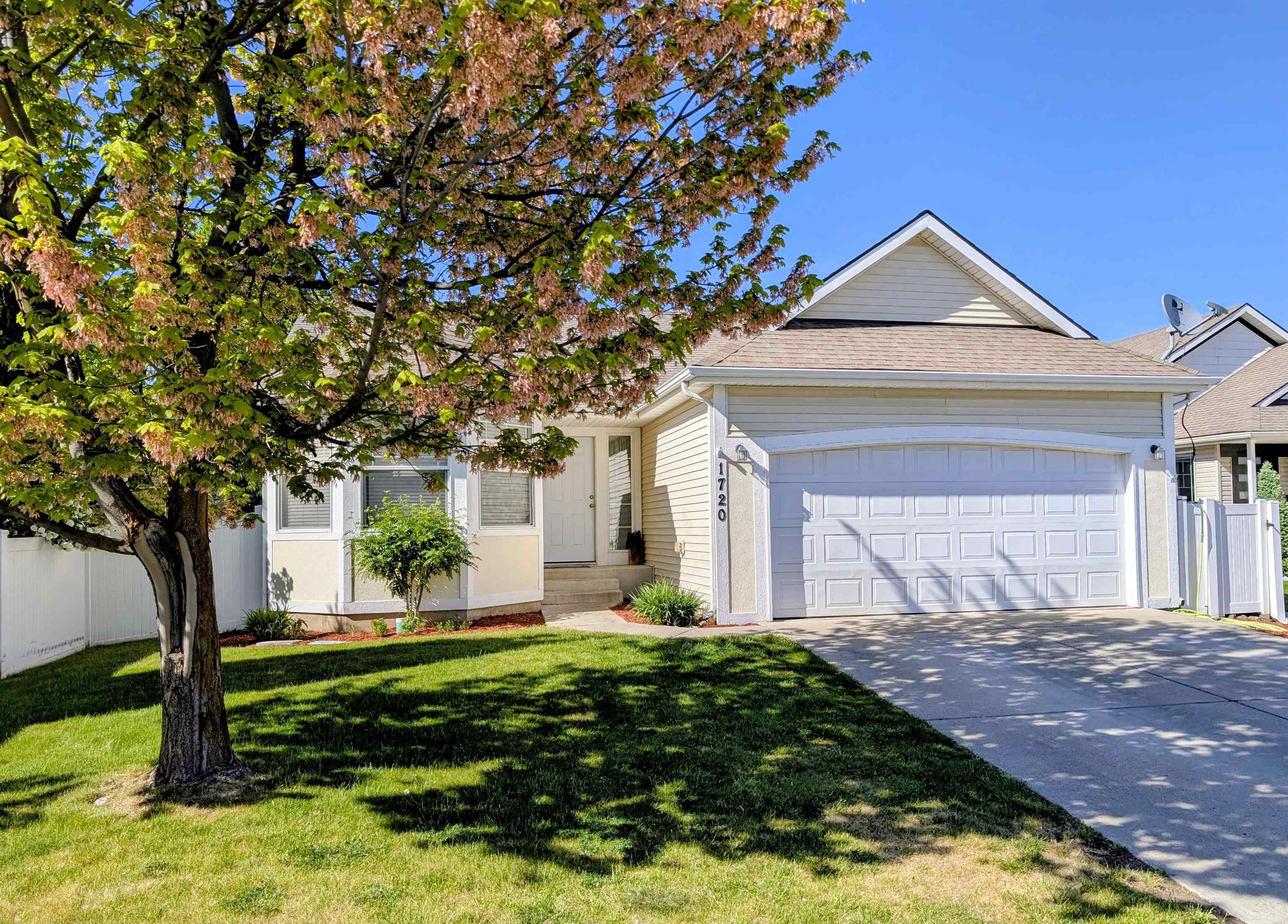 1720 W BRIAR Ln - Photo 2