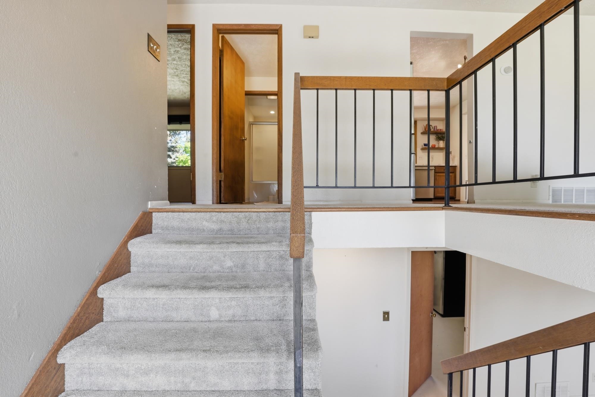 10921 E 31st Ave - Photo 3
