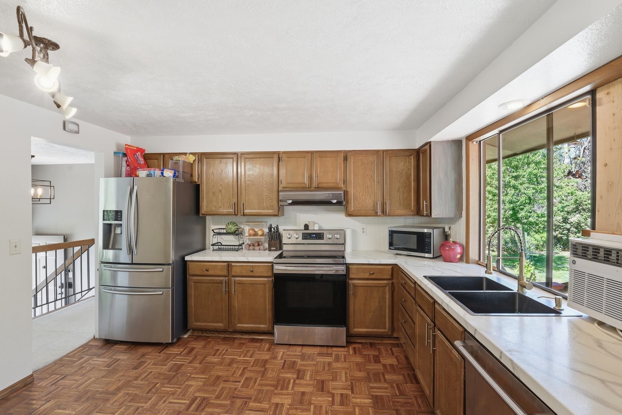 10921 E 31st Ave - Photo 8