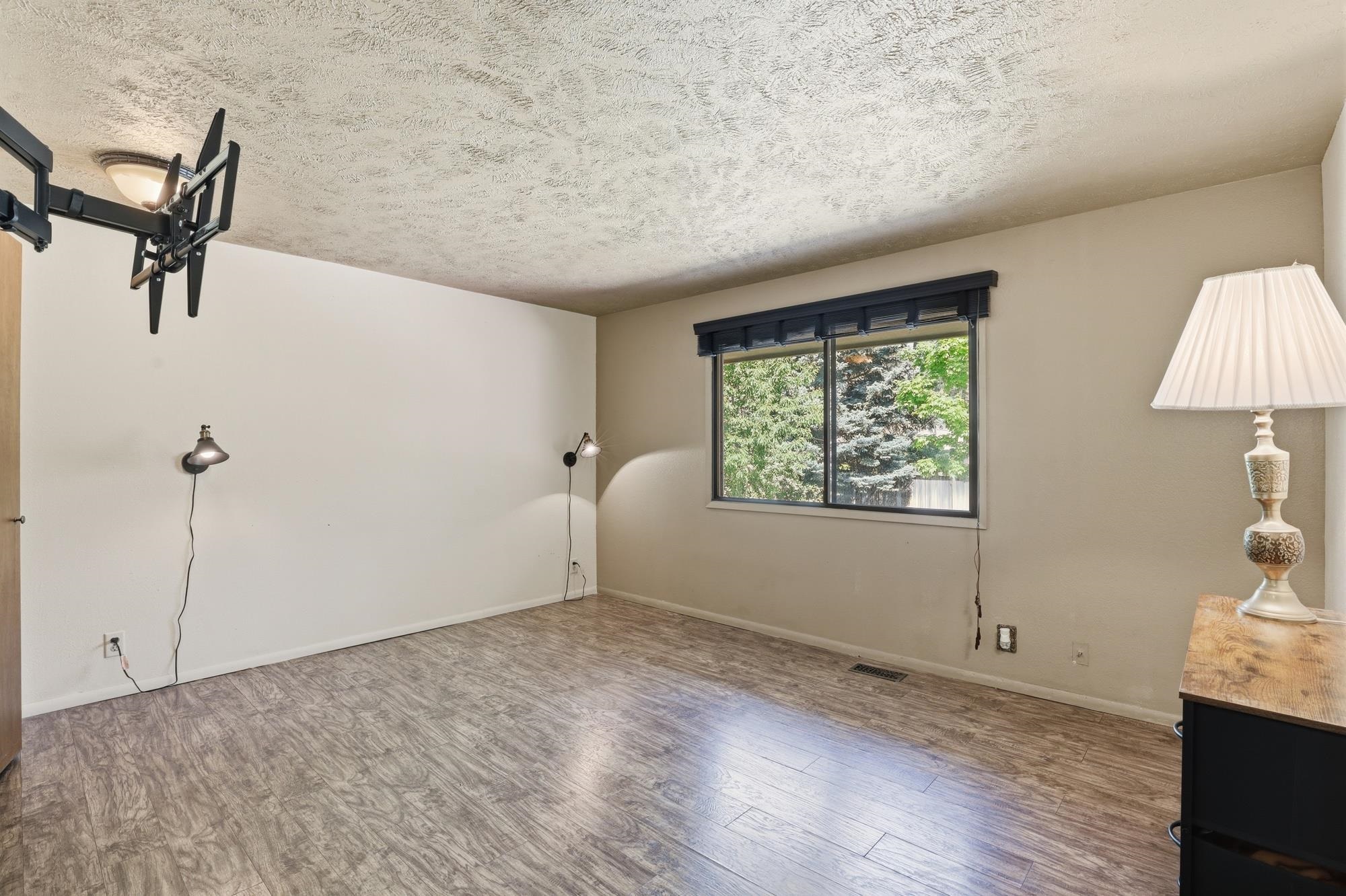 10921 E 31st Ave - Photo 10