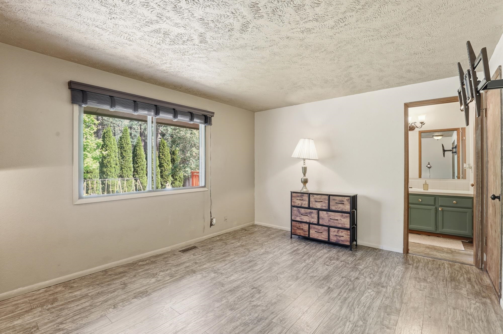 10921 E 31st Ave - Photo 12