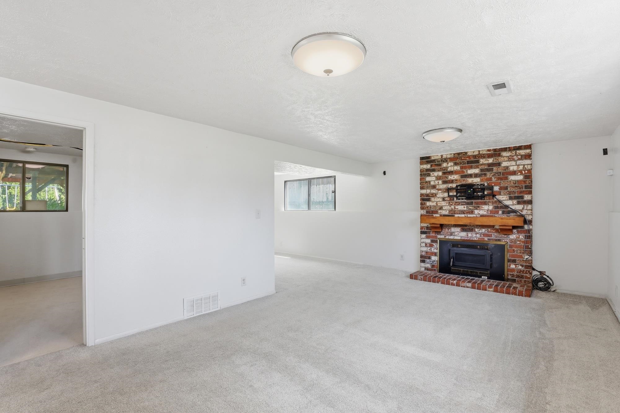 10921 E 31st Ave - Photo 16