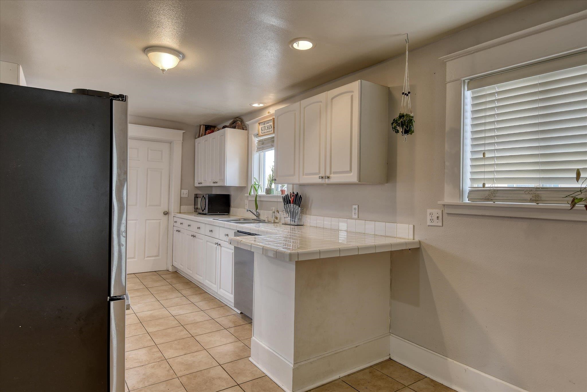 718 E Empire Ave - Photo 9