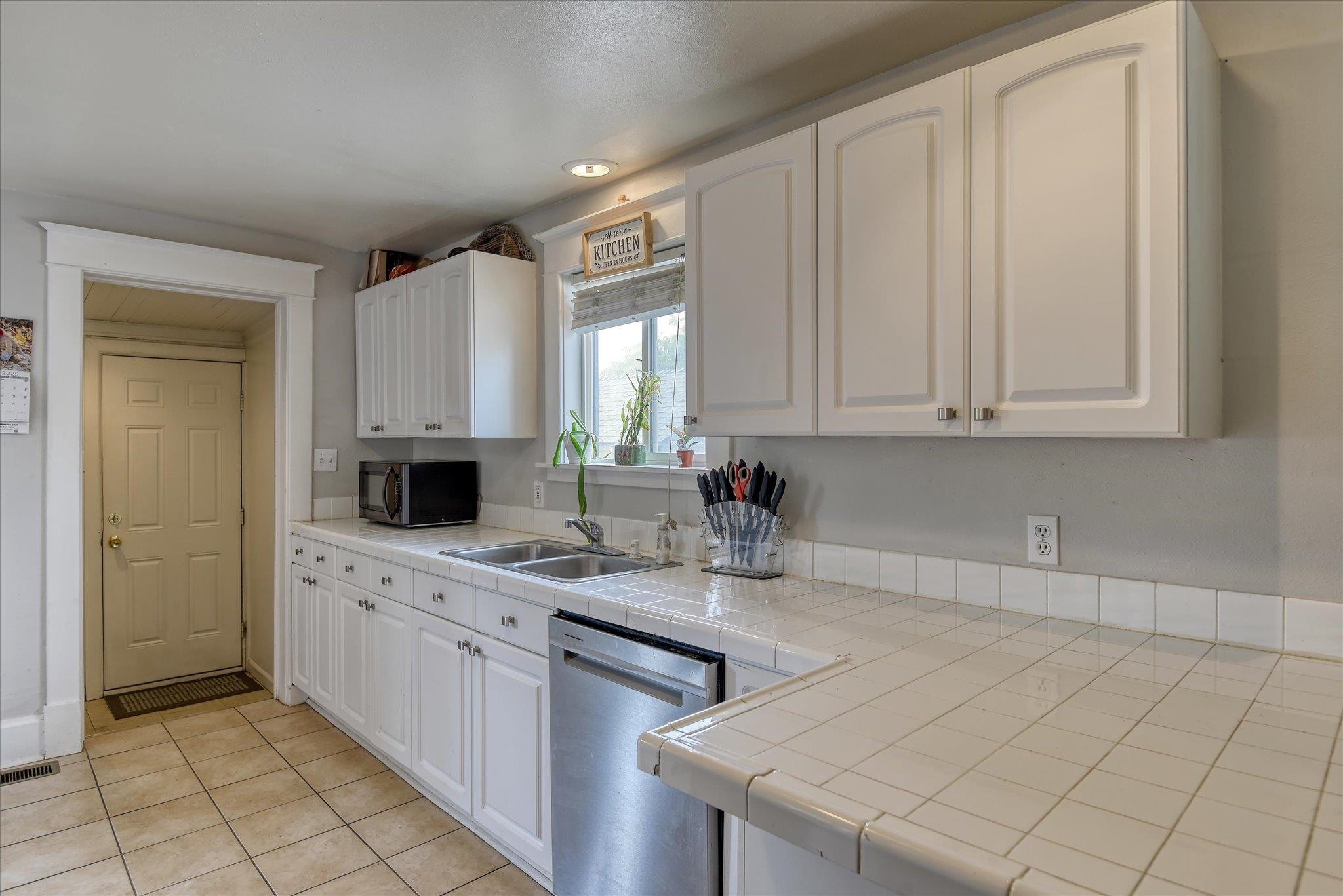 718 E Empire Ave - Photo 13