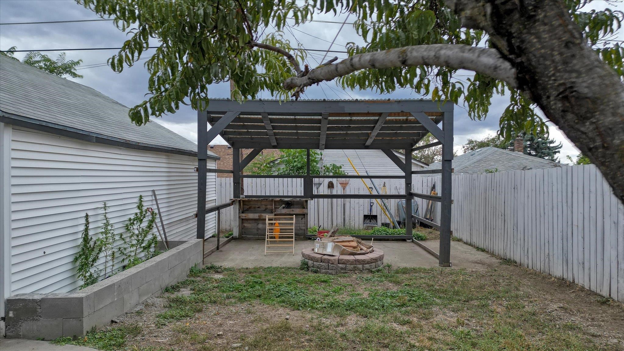 718 E Empire Ave - Photo 24