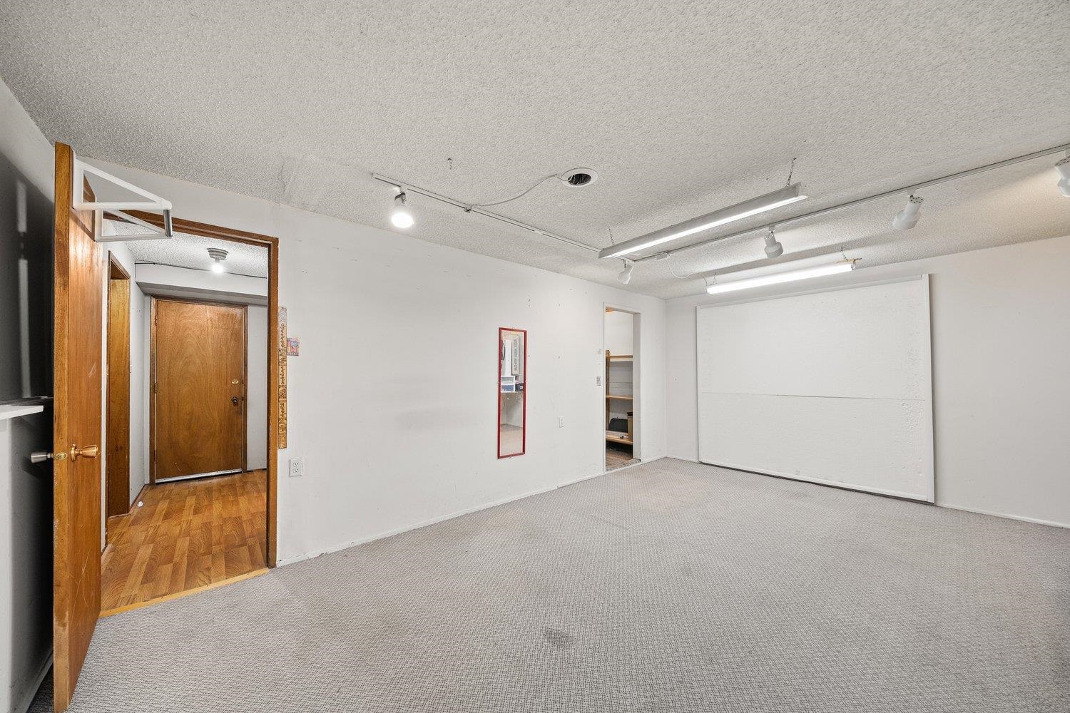 6510 E 10th Ave - Photo 30