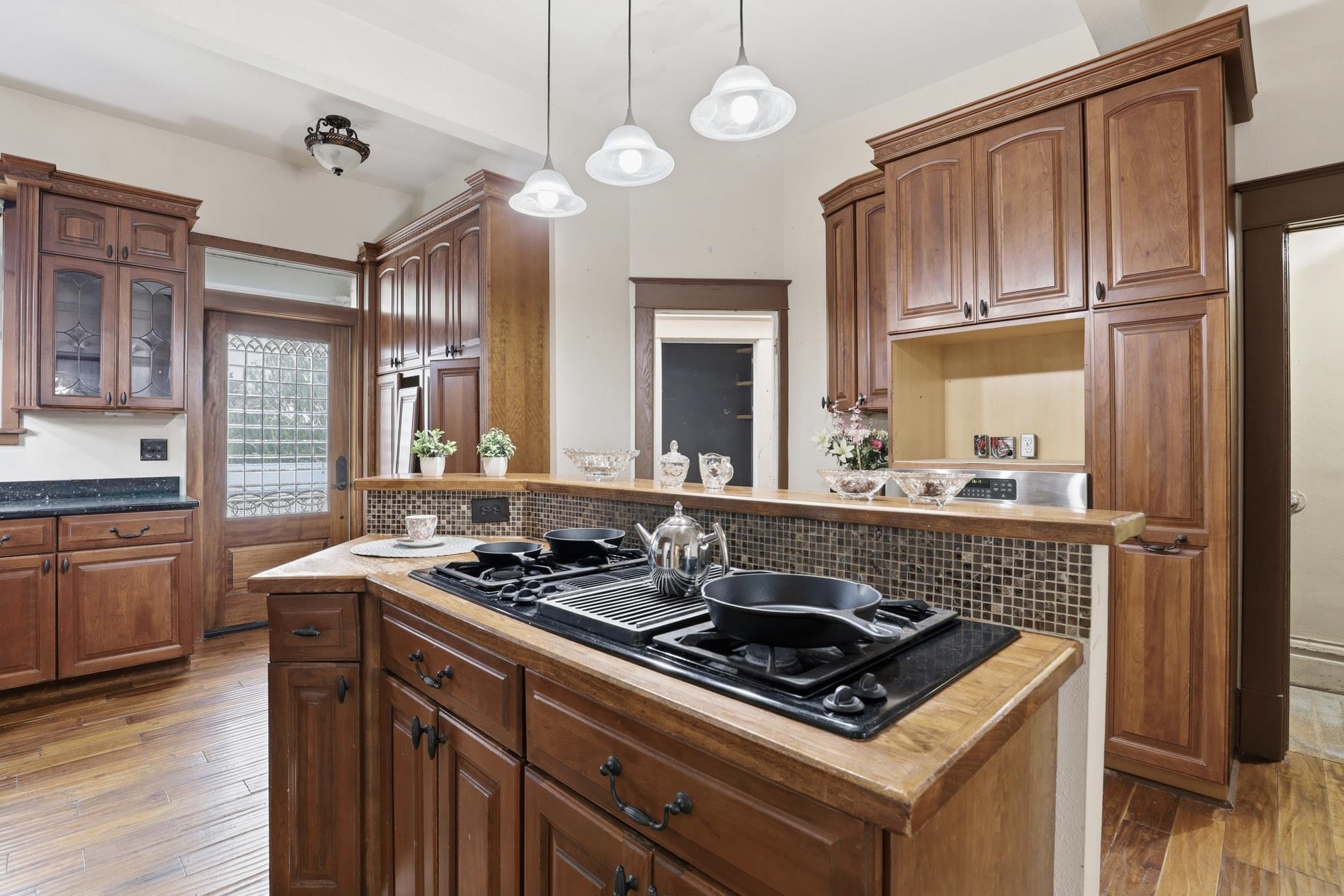 141 S Howard St - Photo 18