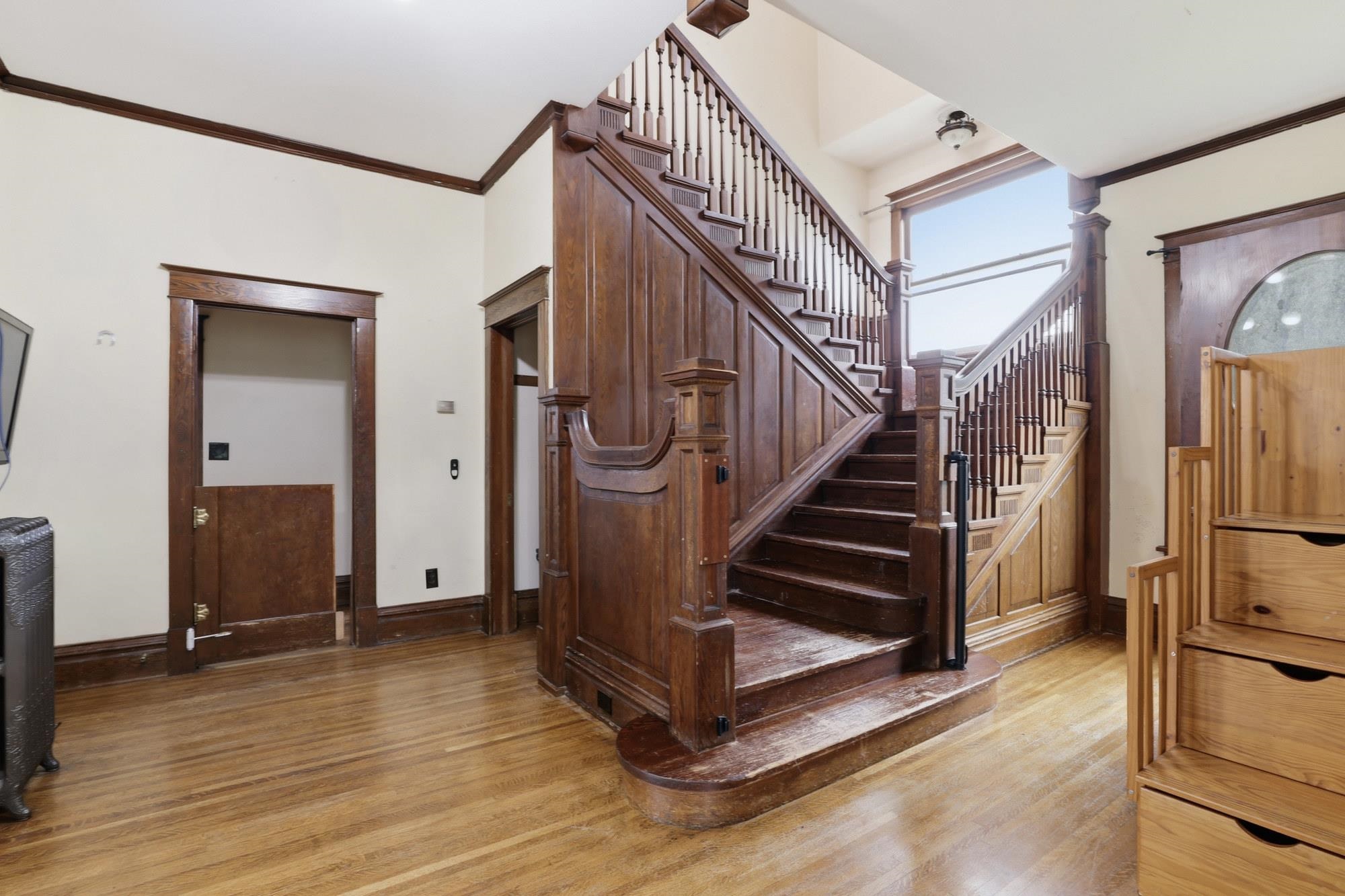 141 S Howard St - Photo 22