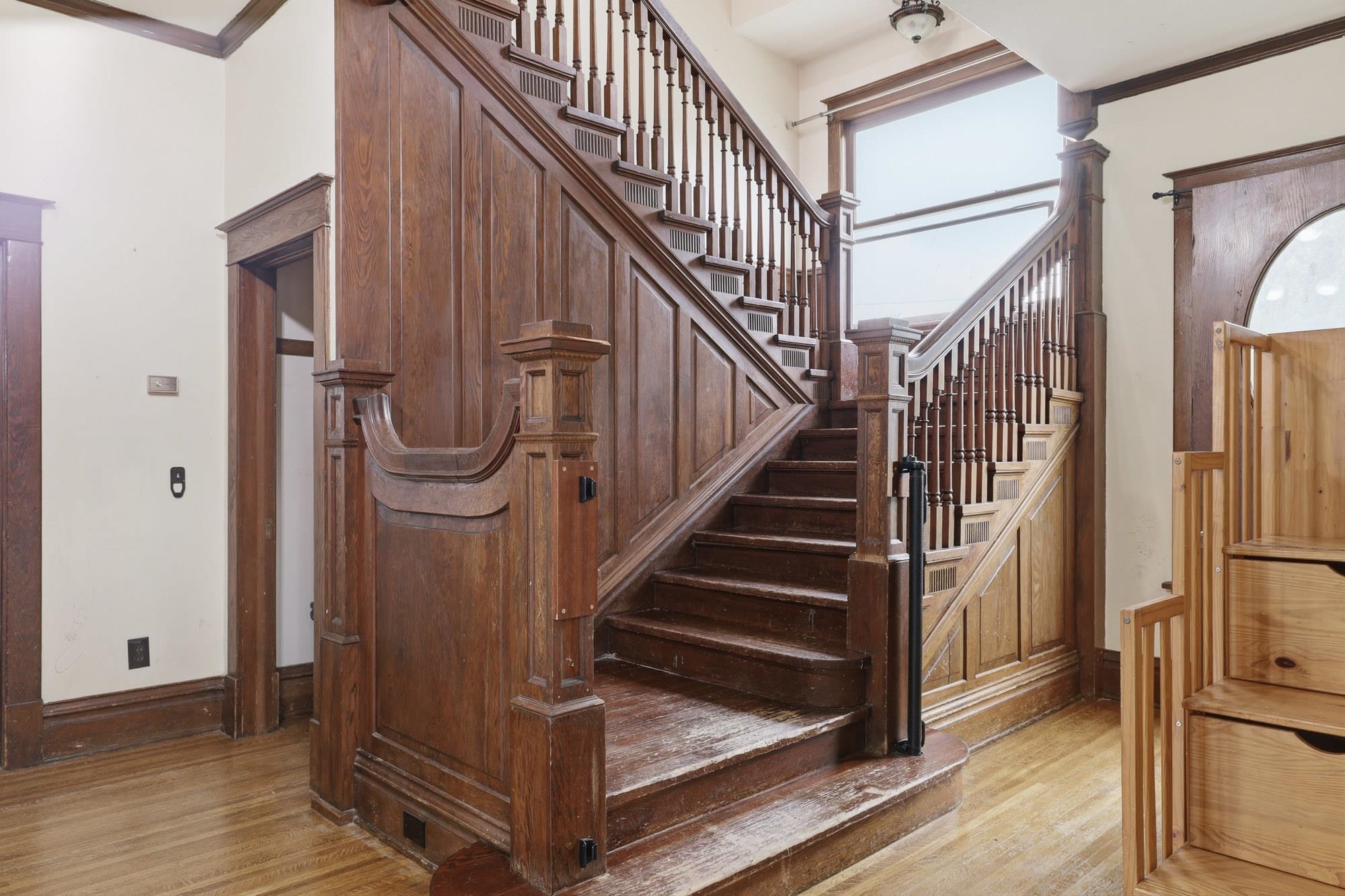 141 S Howard St - Photo 23